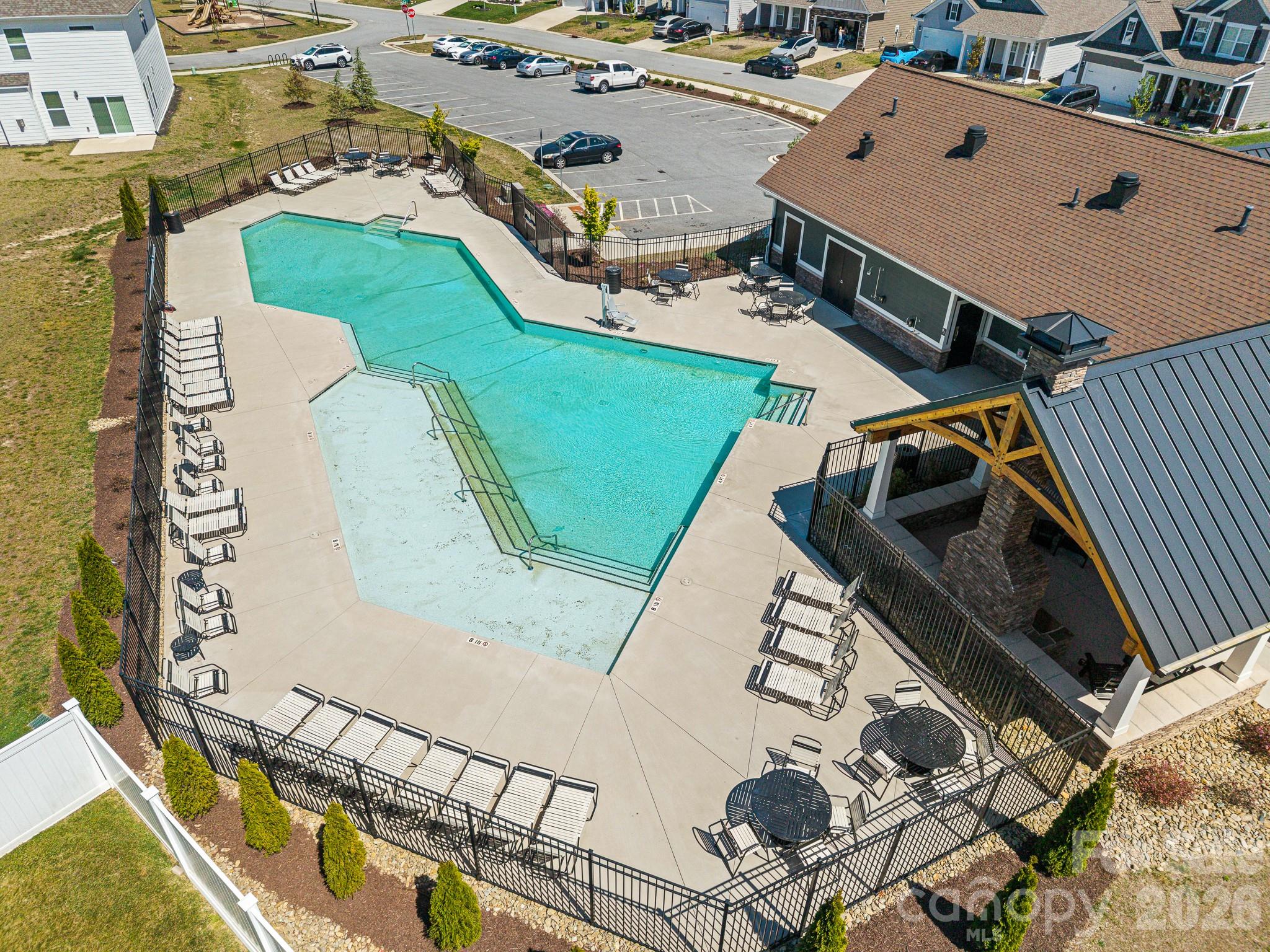199 Fox Cove Road — Hendersonville