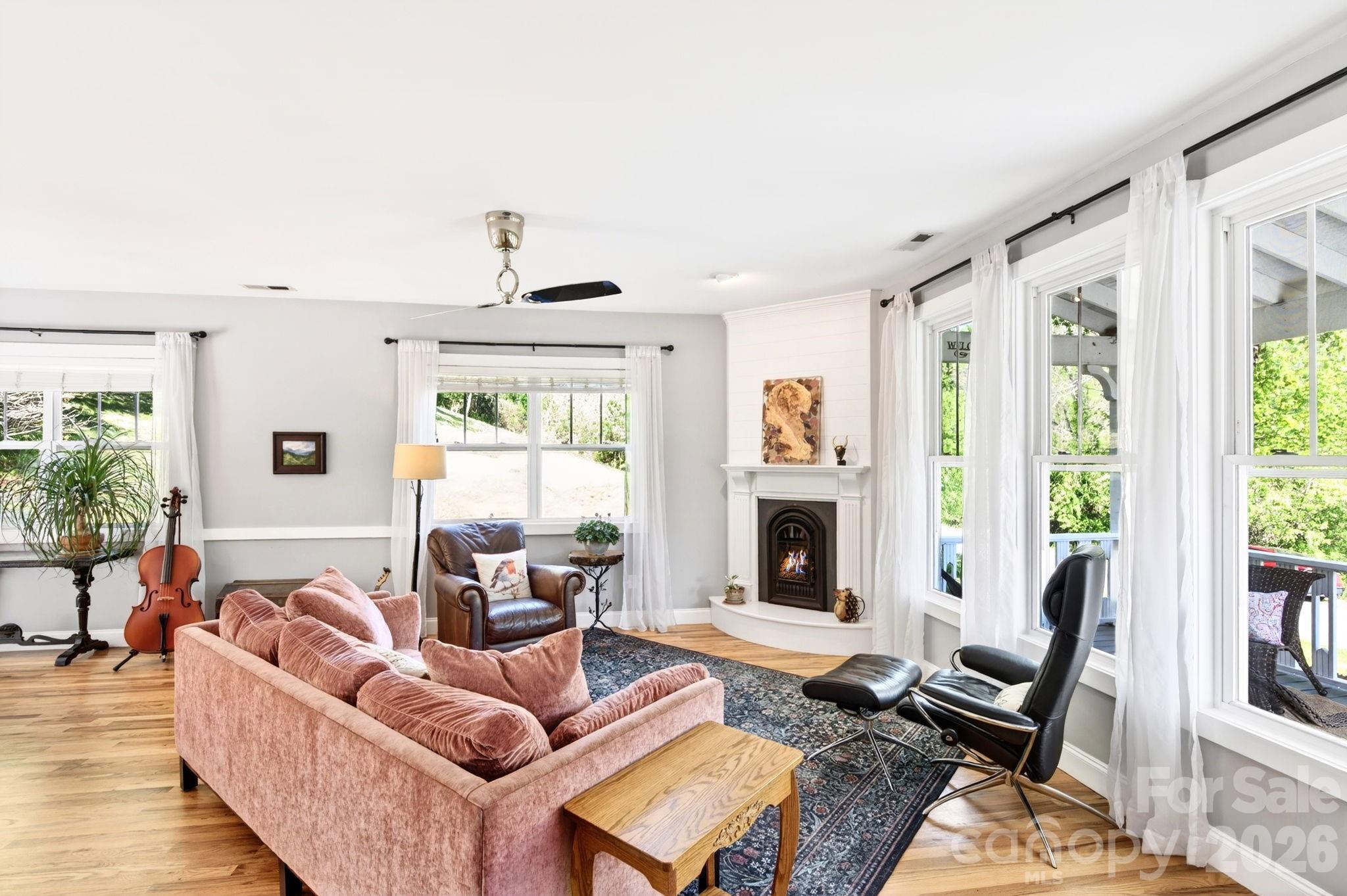 26 Macdougall Lane — Weaverville