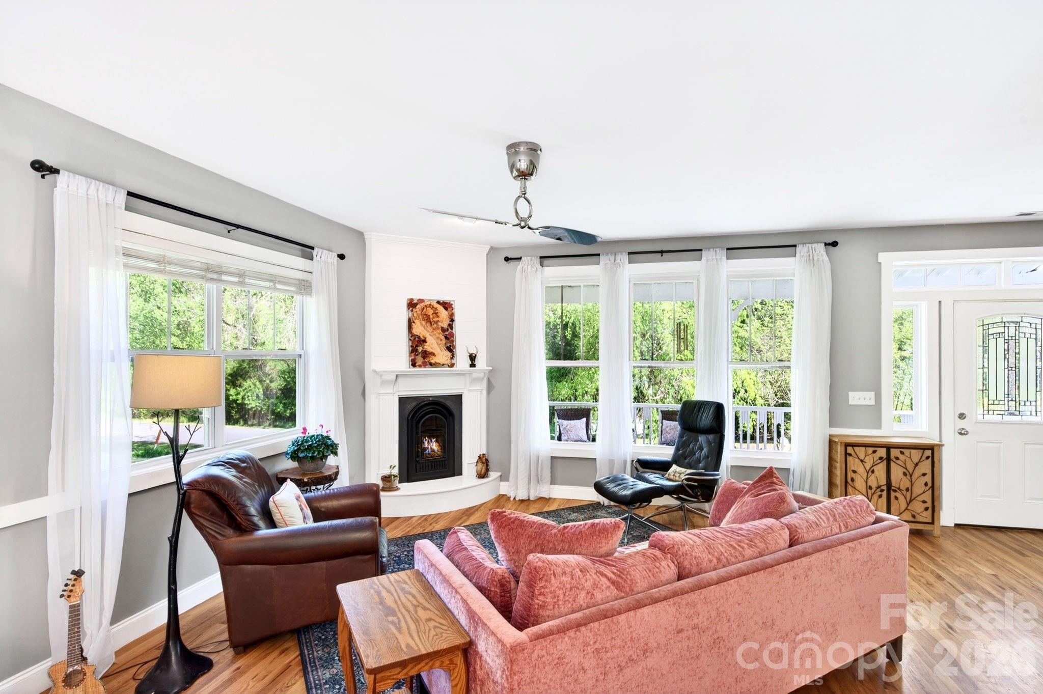 26 Macdougall Lane — Weaverville