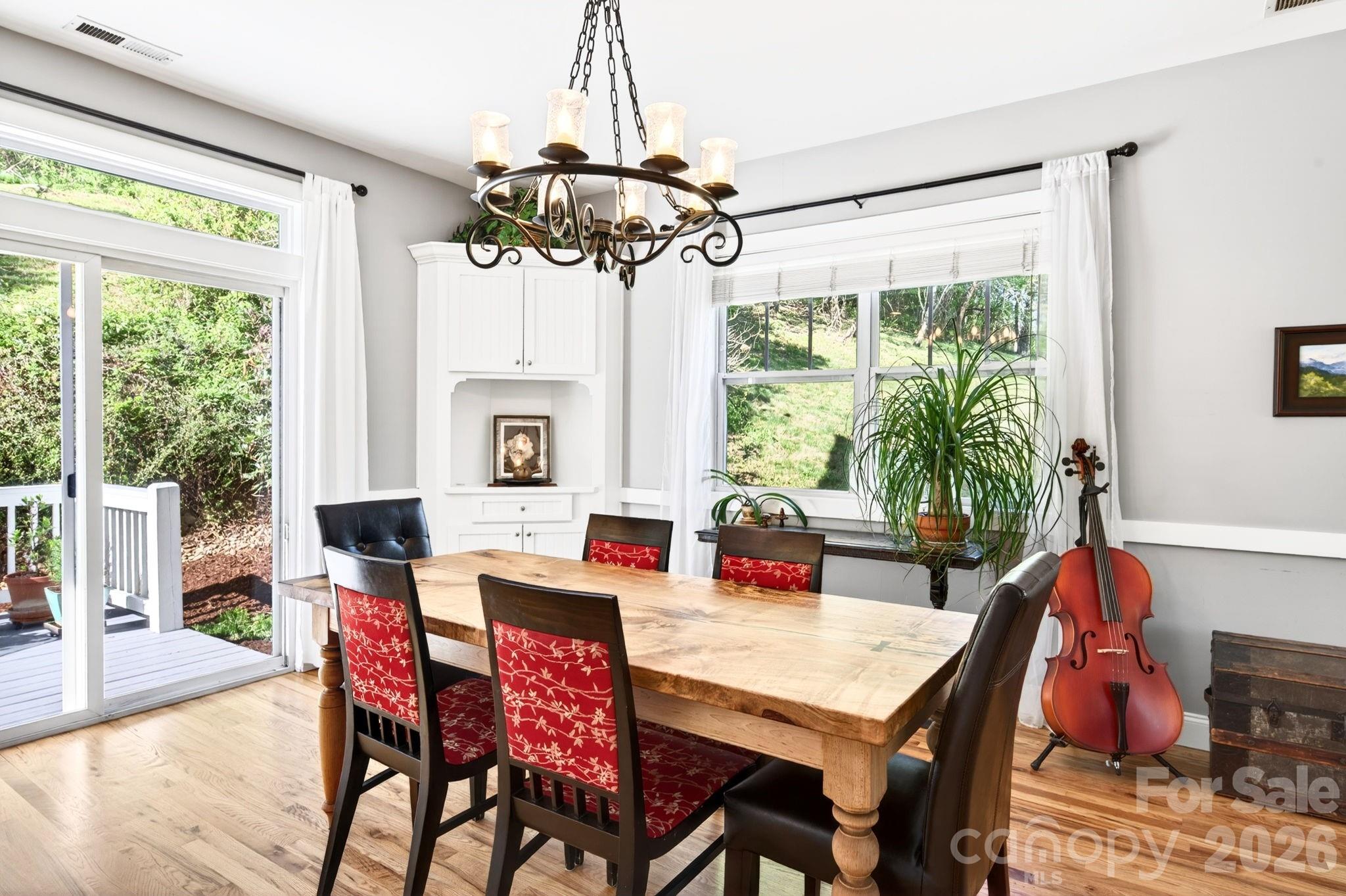 26 Macdougall Lane — Weaverville