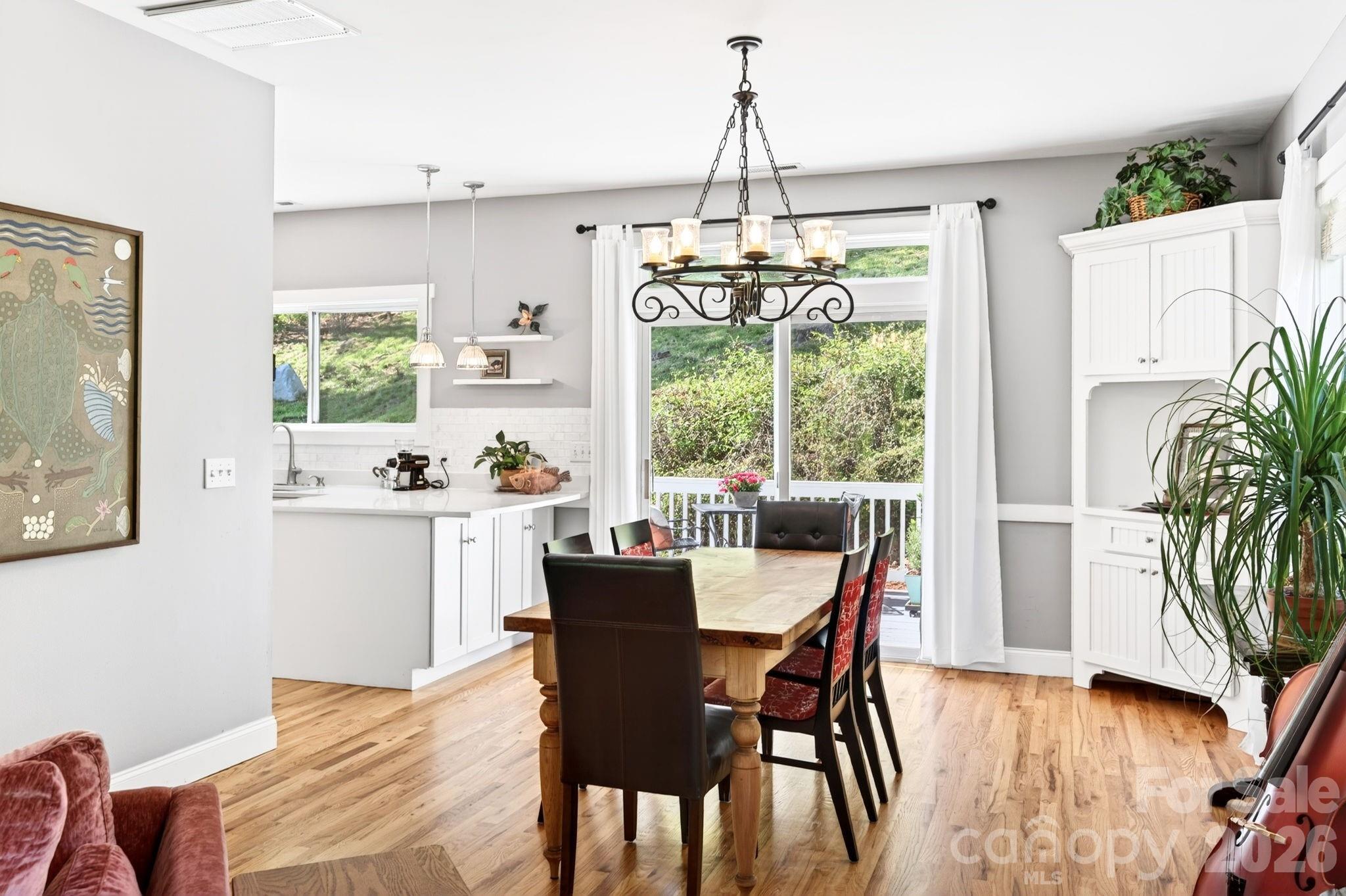 26 Macdougall Lane — Weaverville