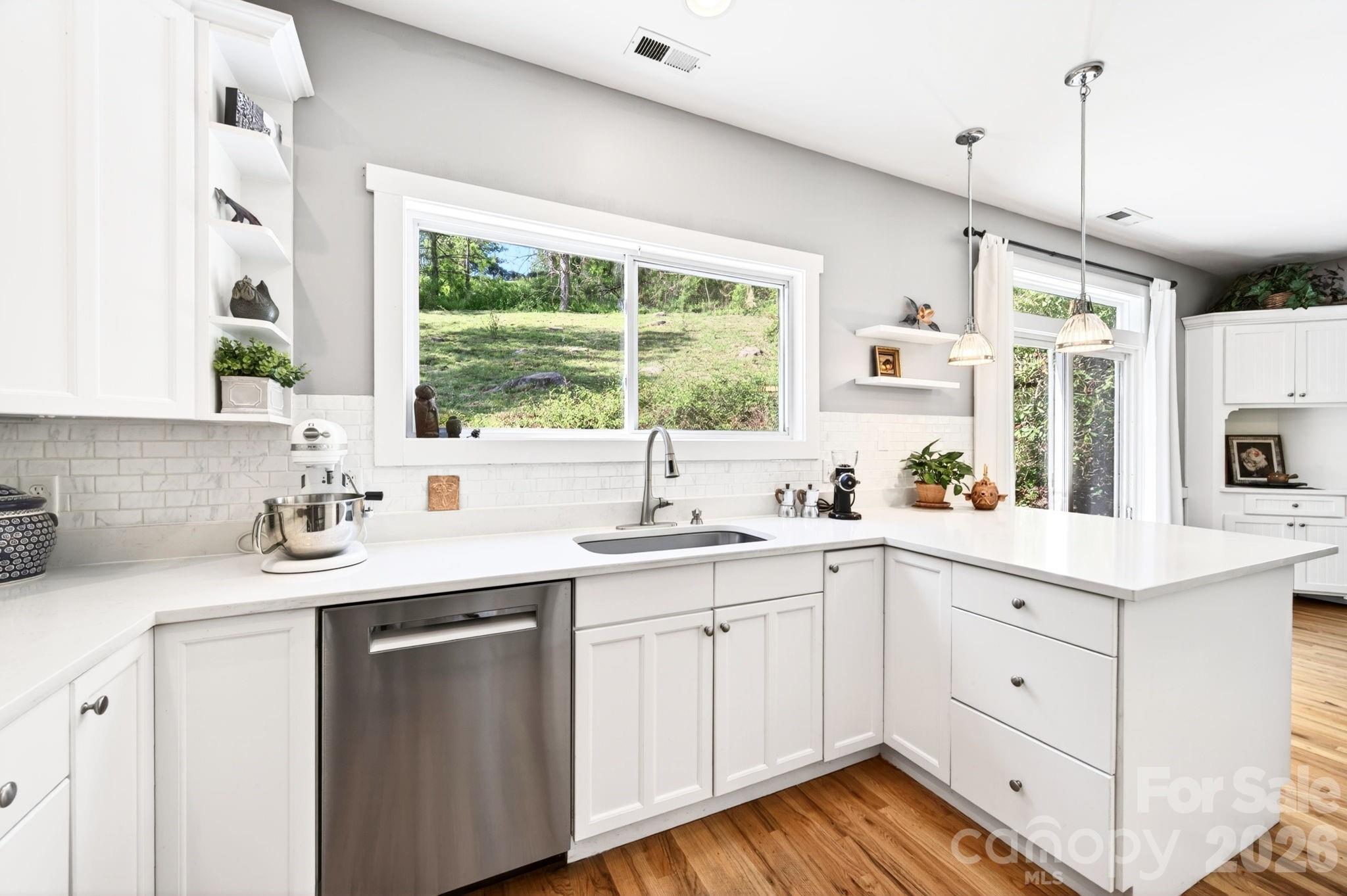 26 Macdougall Lane — Weaverville