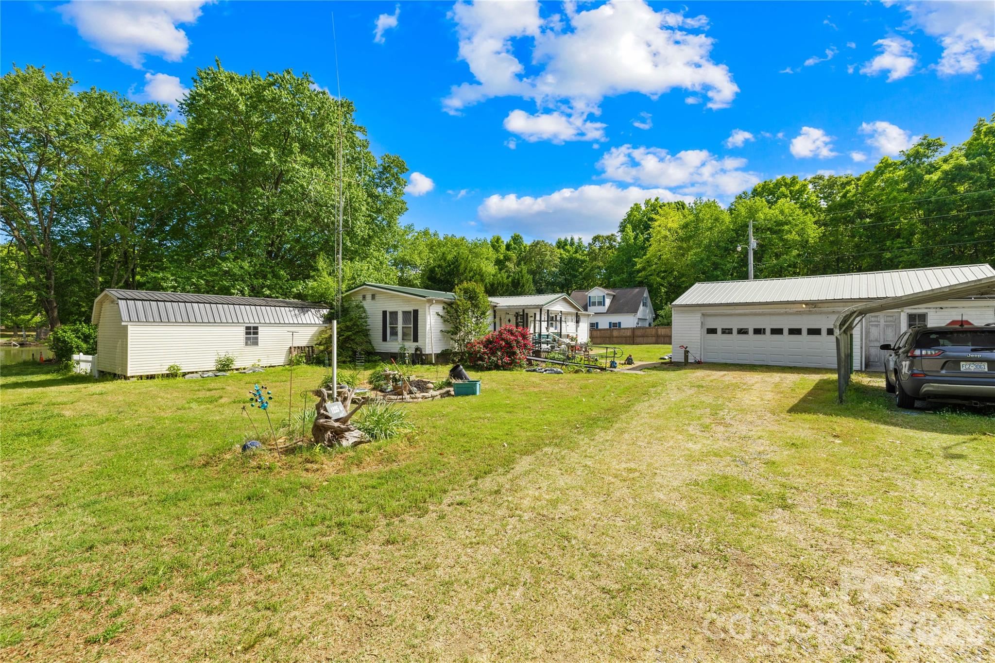 1225 Panther Point Road — Richfield