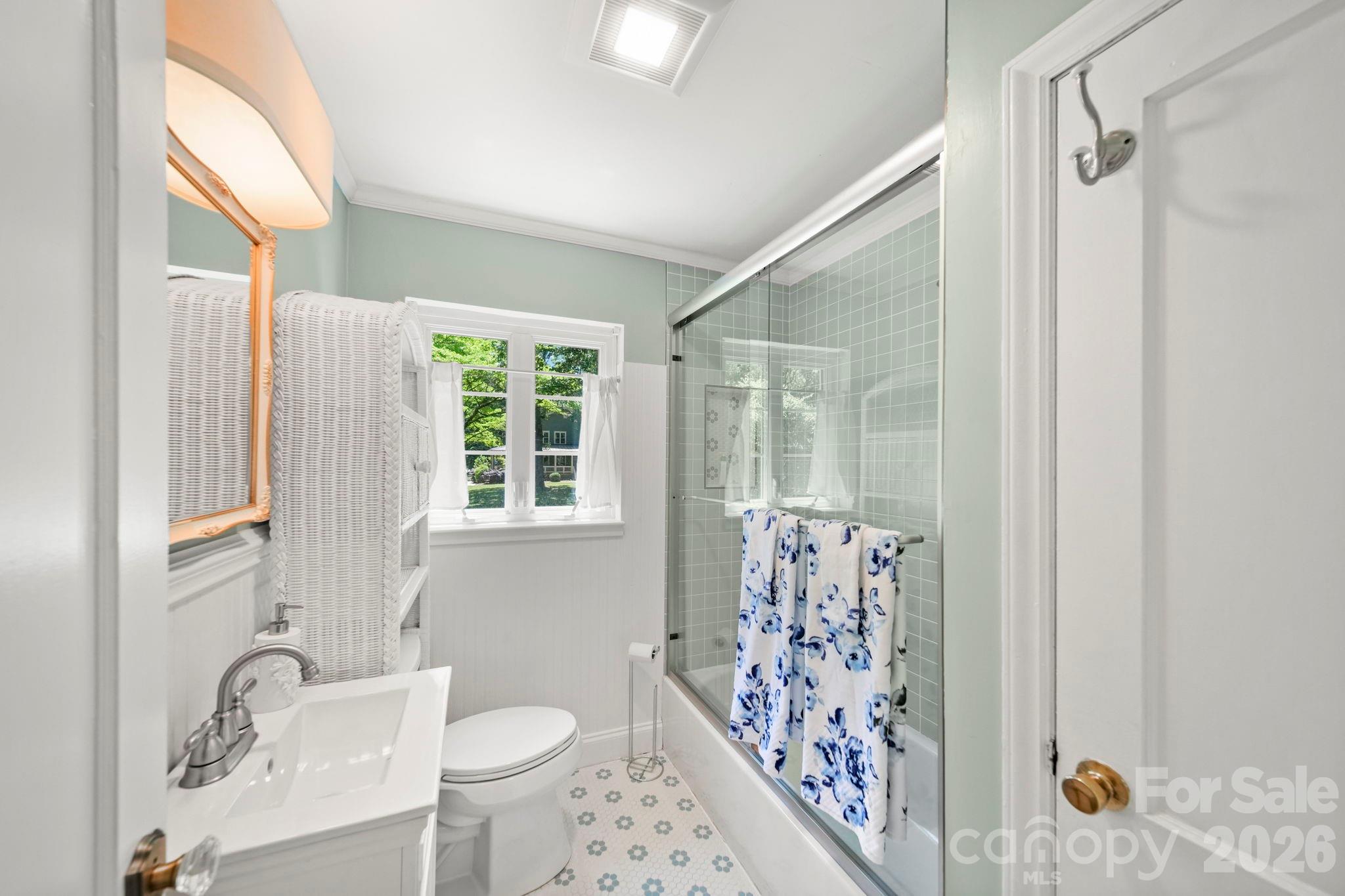2431 Arnold Drive — Charlotte
