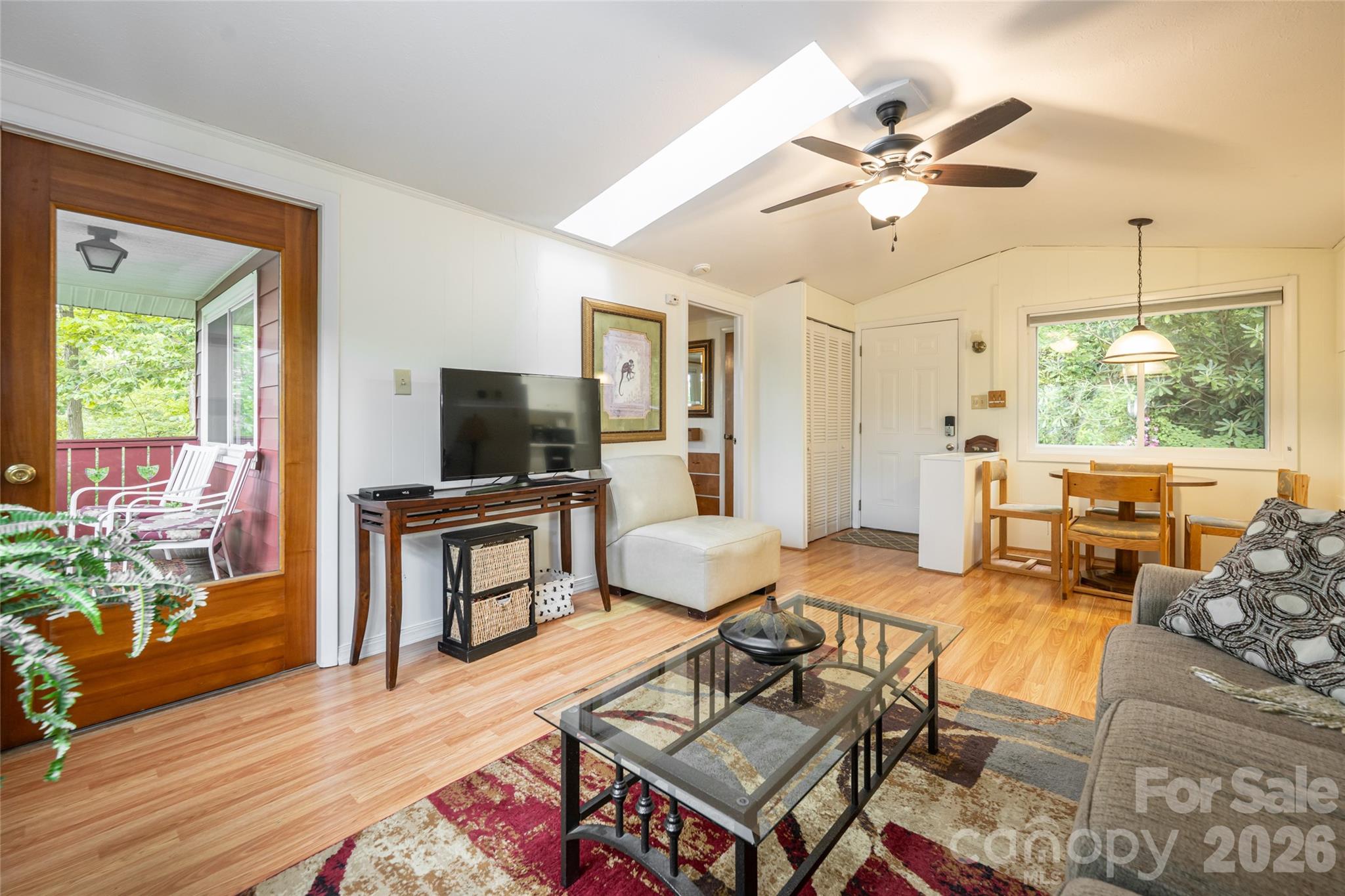8 N Delano Road — Asheville