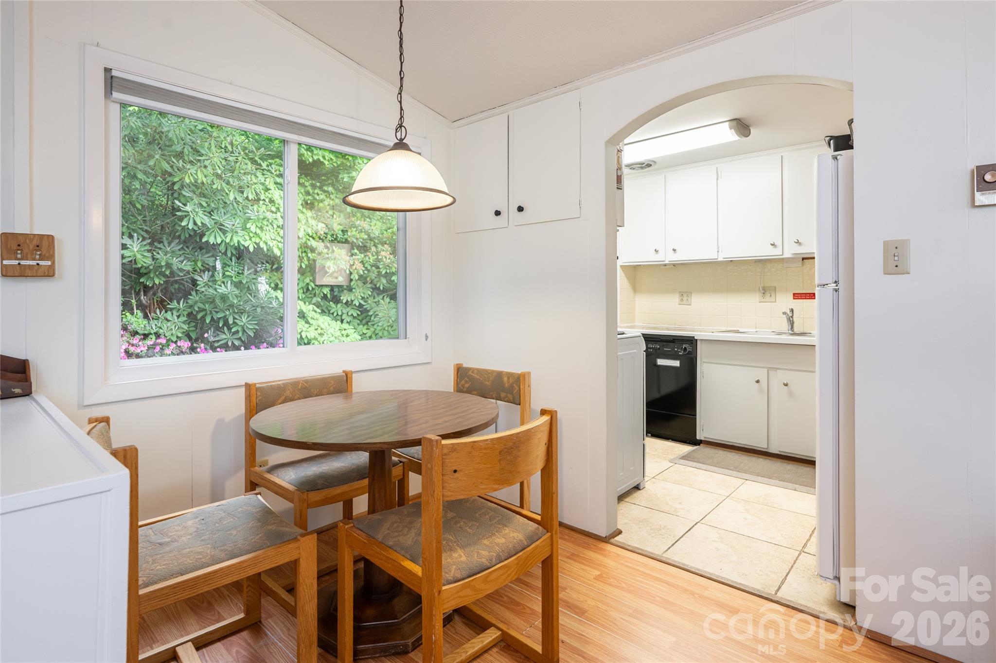 8 N Delano Road — Asheville