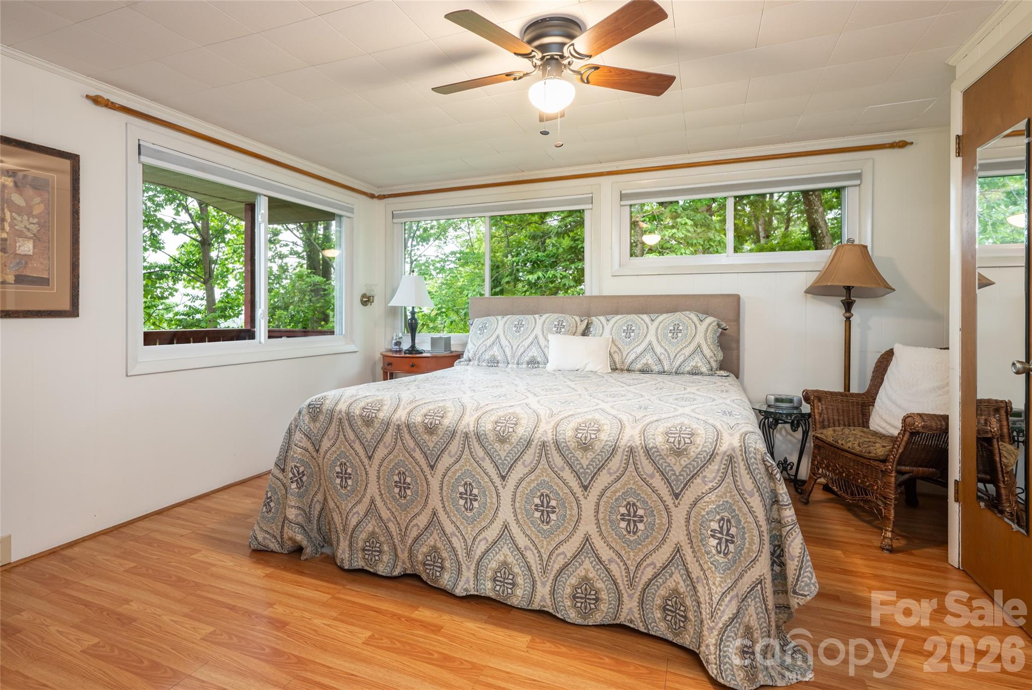 8 N Delano Road — Asheville