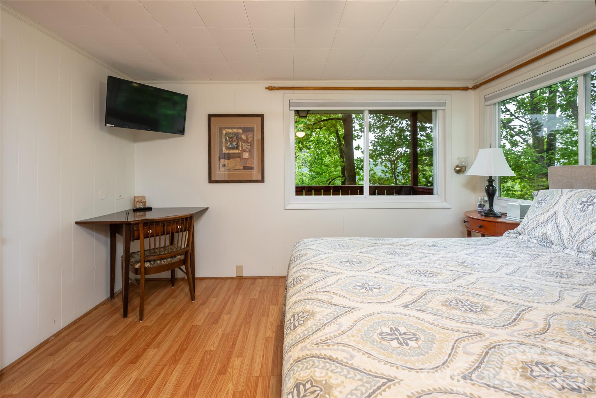 8 N Delano Road — Asheville