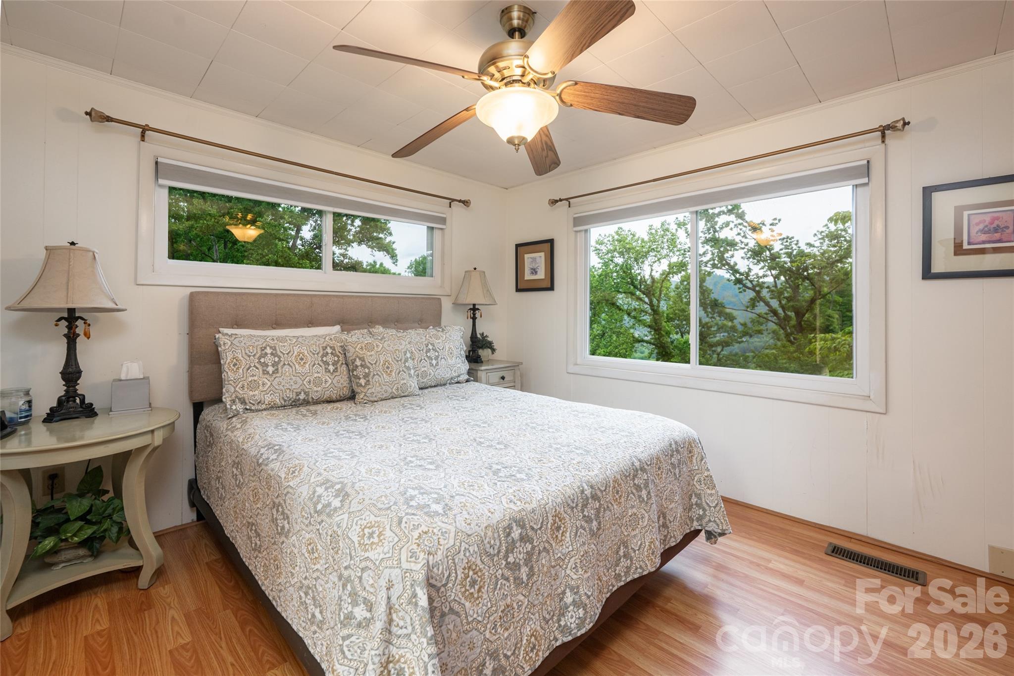 8 N Delano Road — Asheville