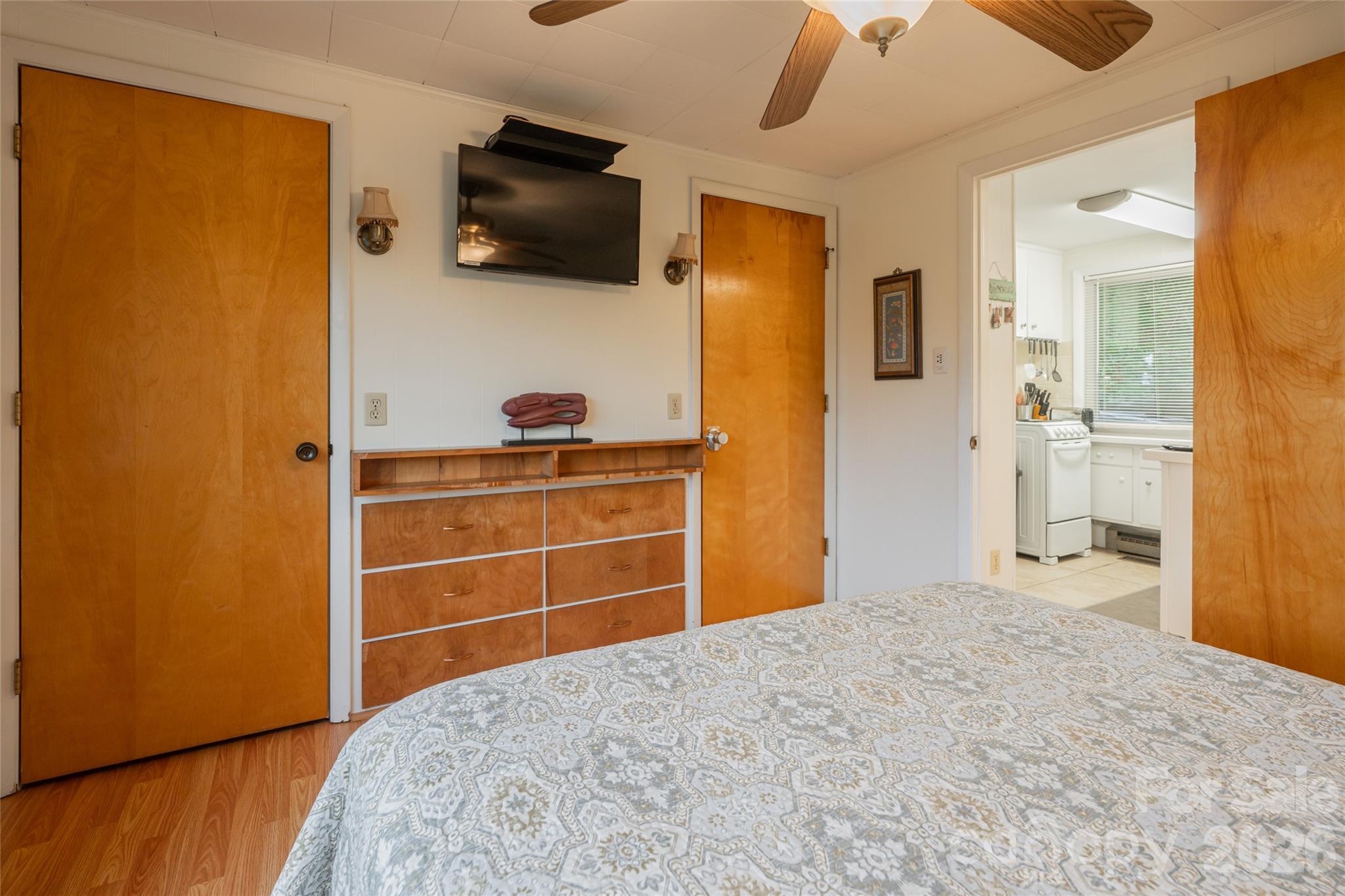8 N Delano Road — Asheville