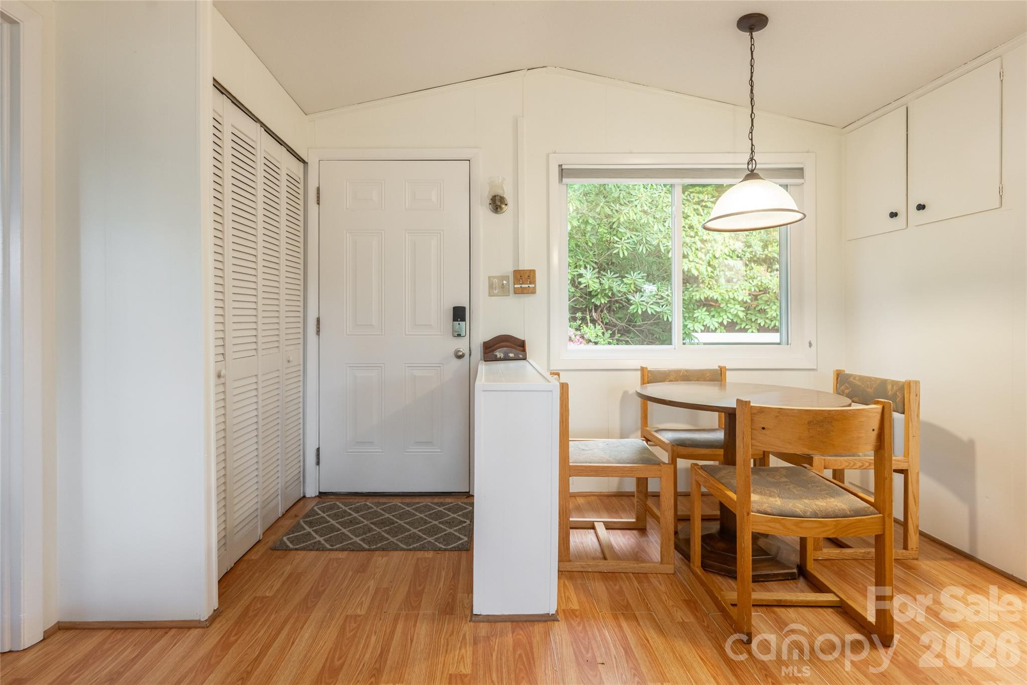 8 N Delano Road — Asheville