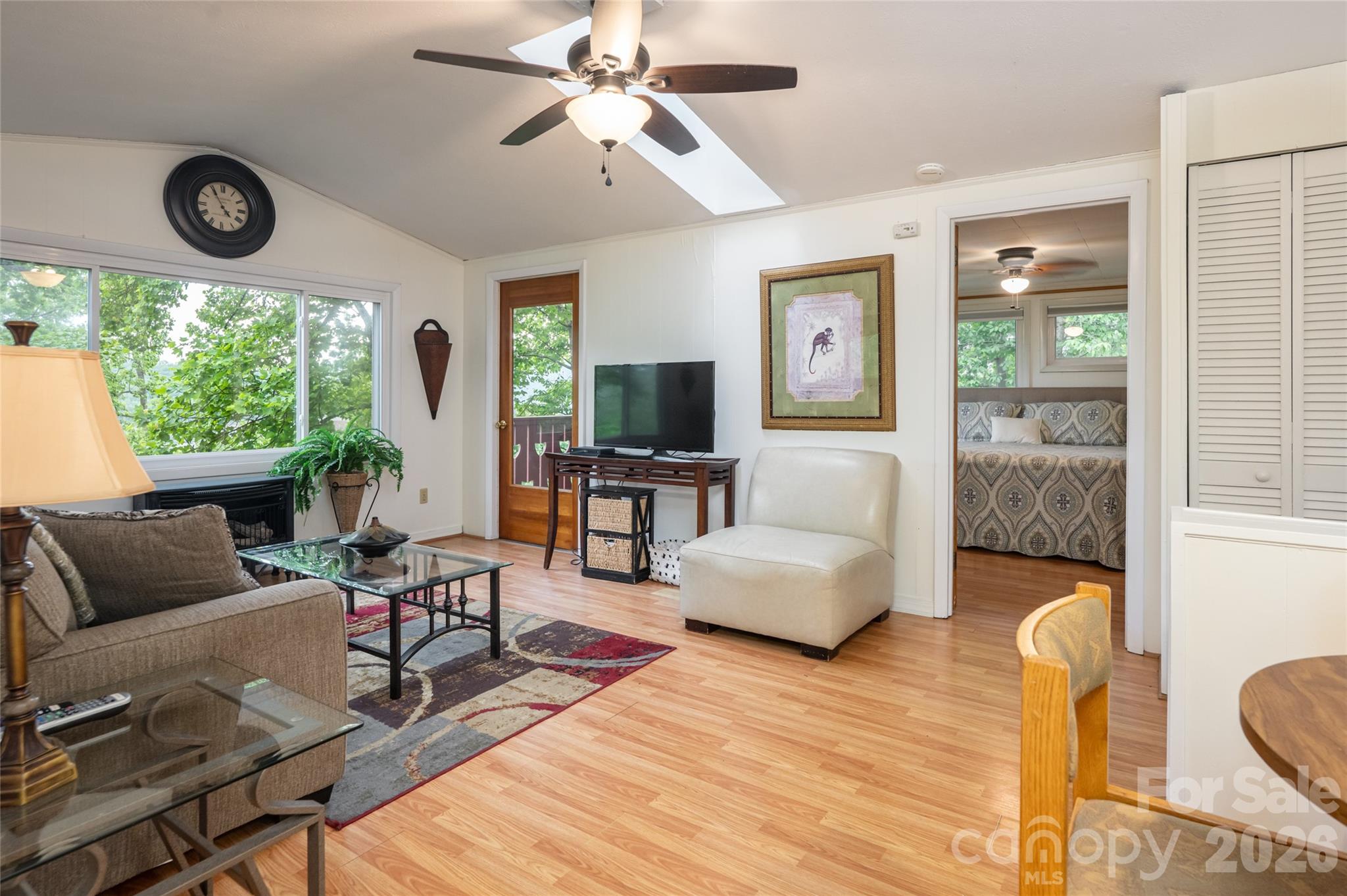 8 N Delano Road — Asheville