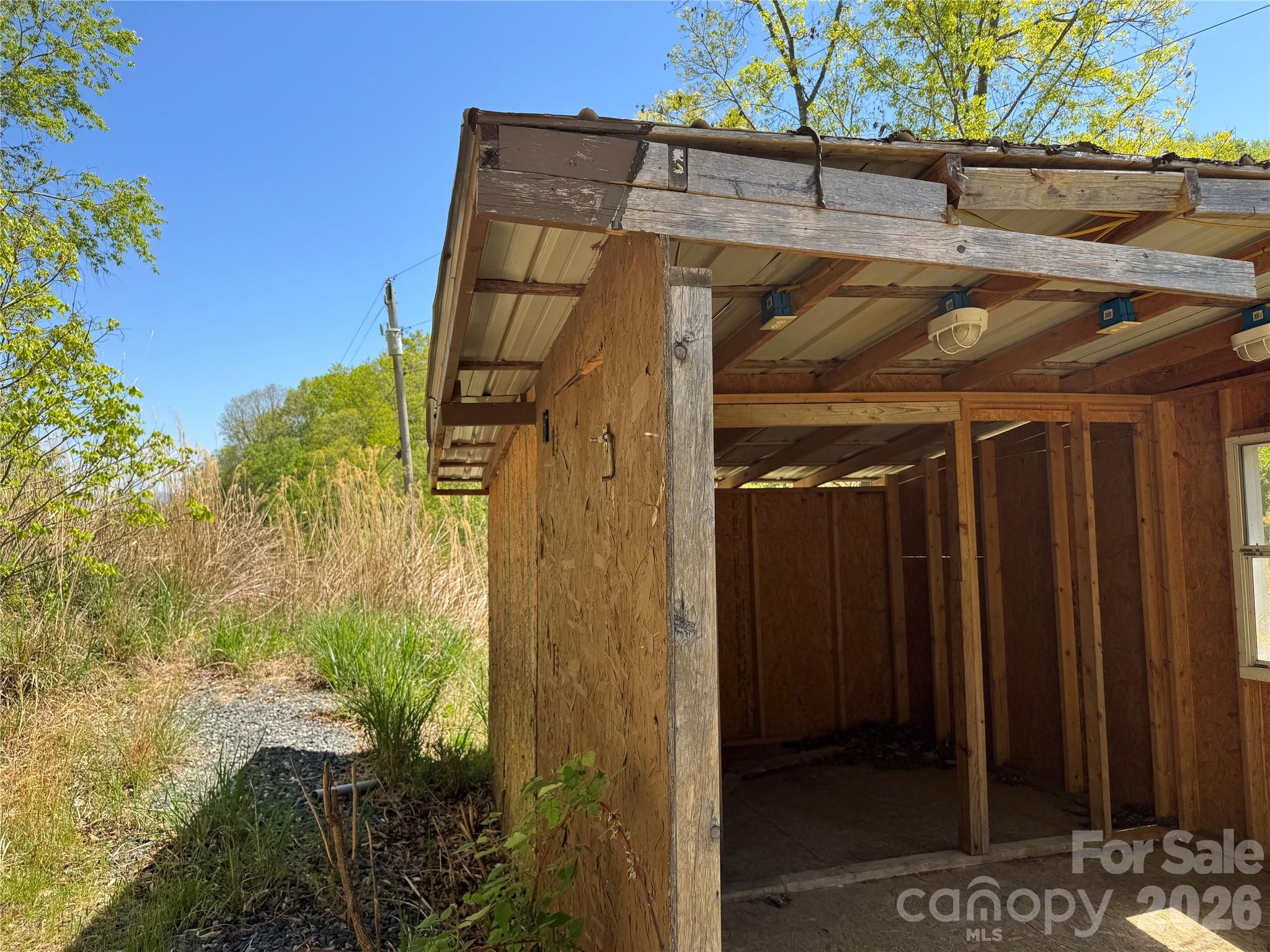 942 Fisher Branch Road — Marshall