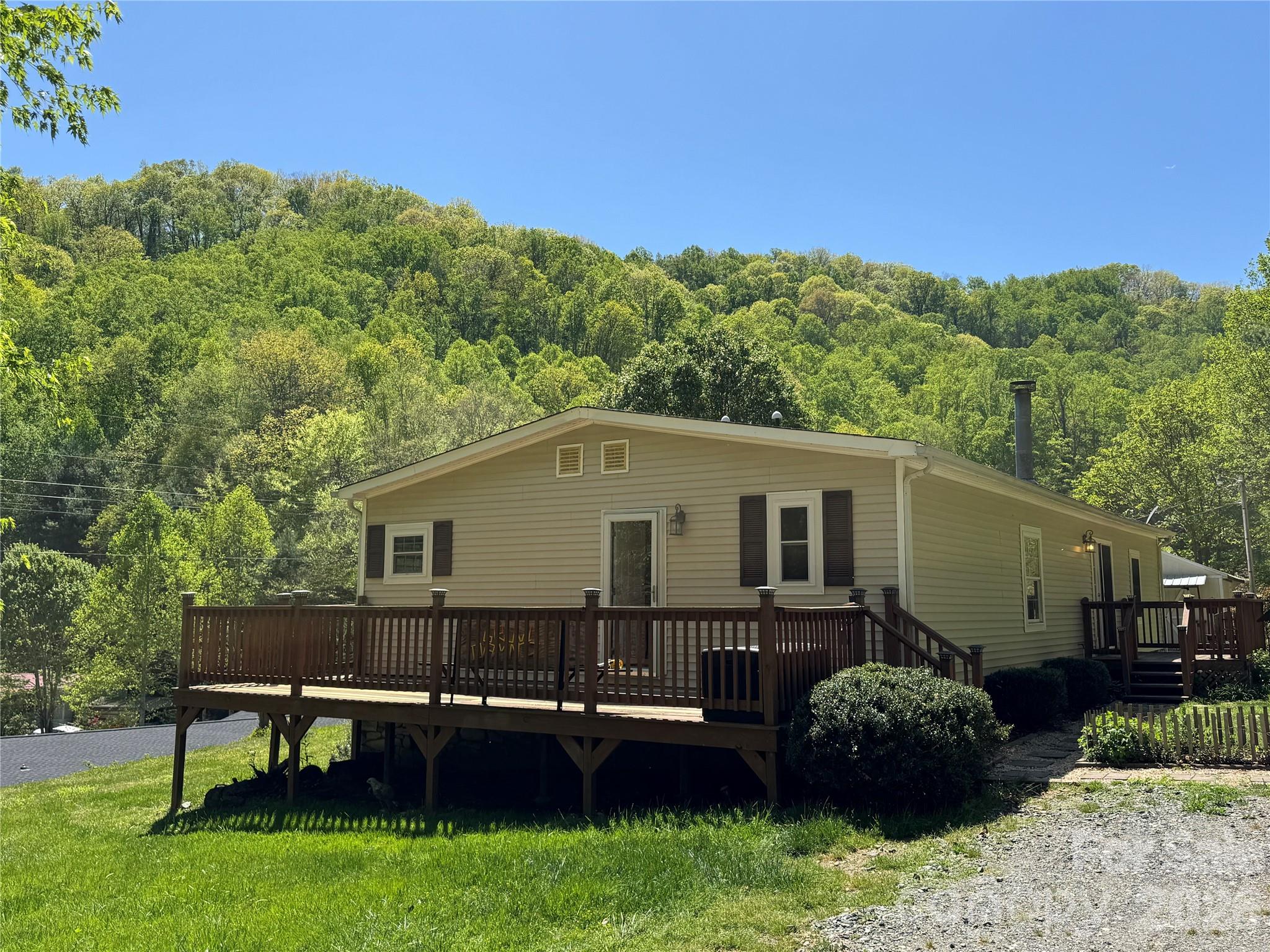942 Fisher Branch Road — Marshall