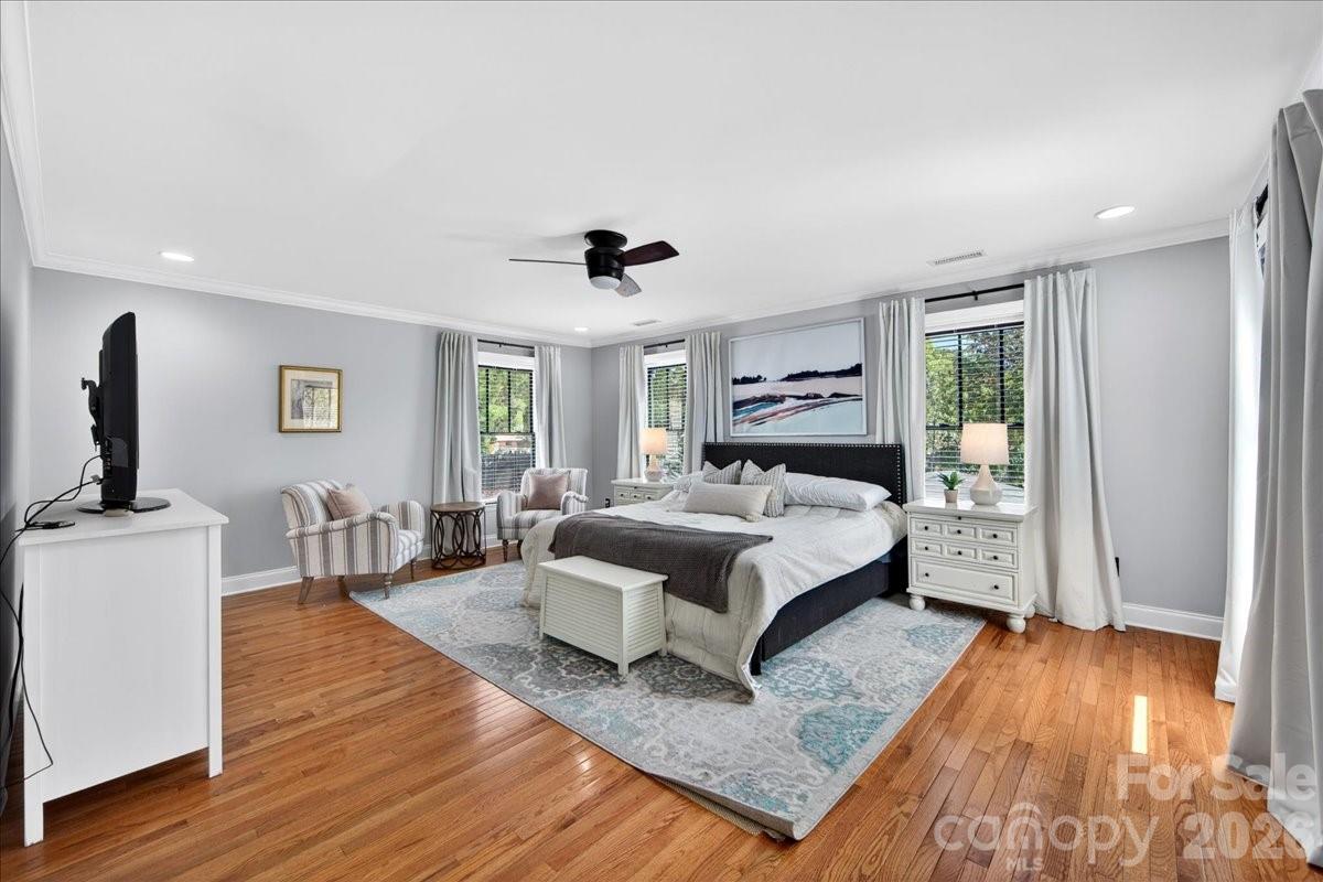 1529 E Worthington Avenue — Charlotte