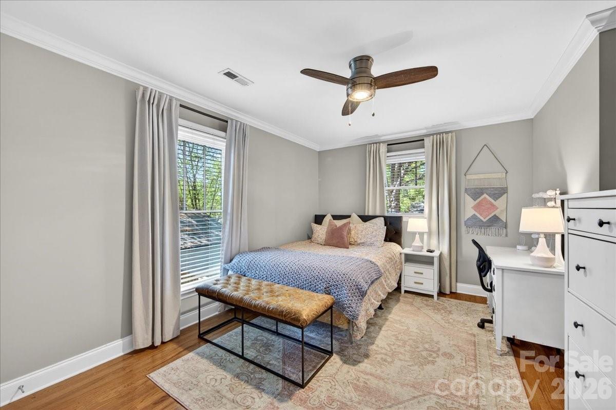 1529 E Worthington Avenue — Charlotte