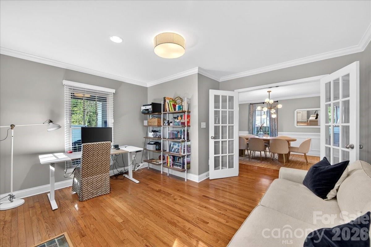 1529 E Worthington Avenue — Charlotte