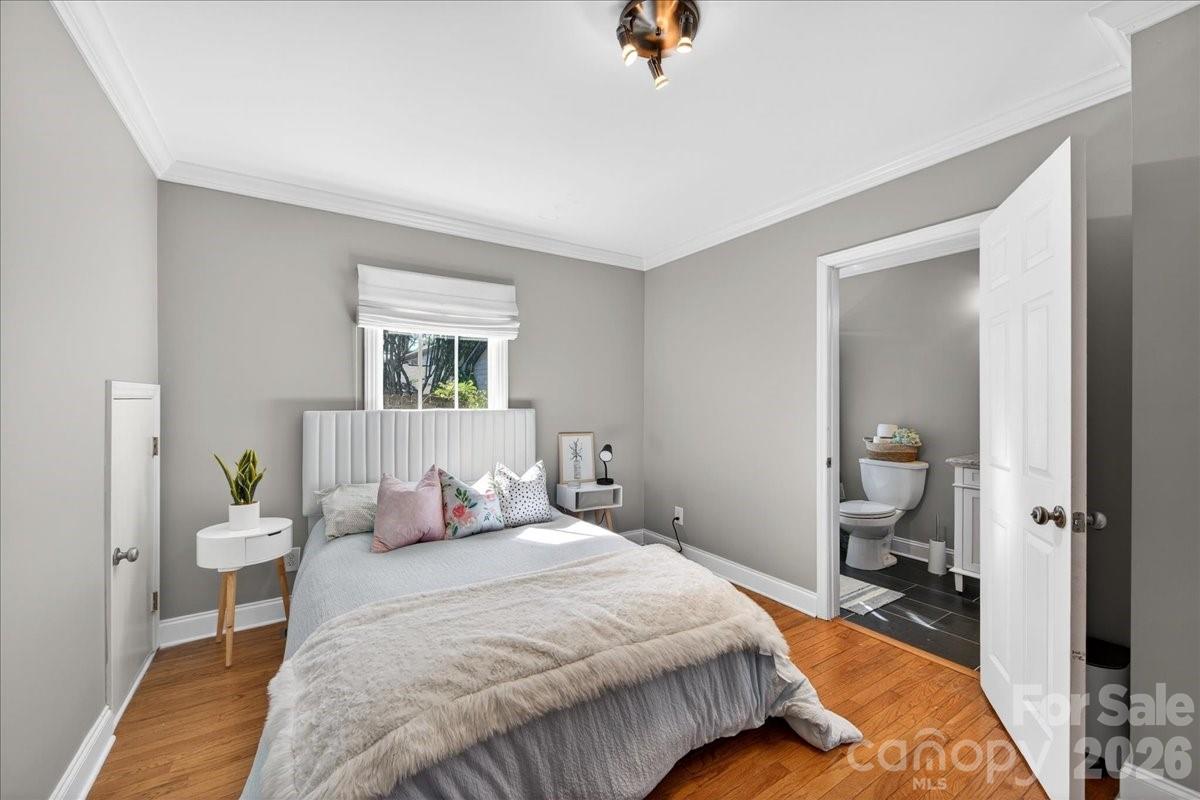 1529 E Worthington Avenue — Charlotte