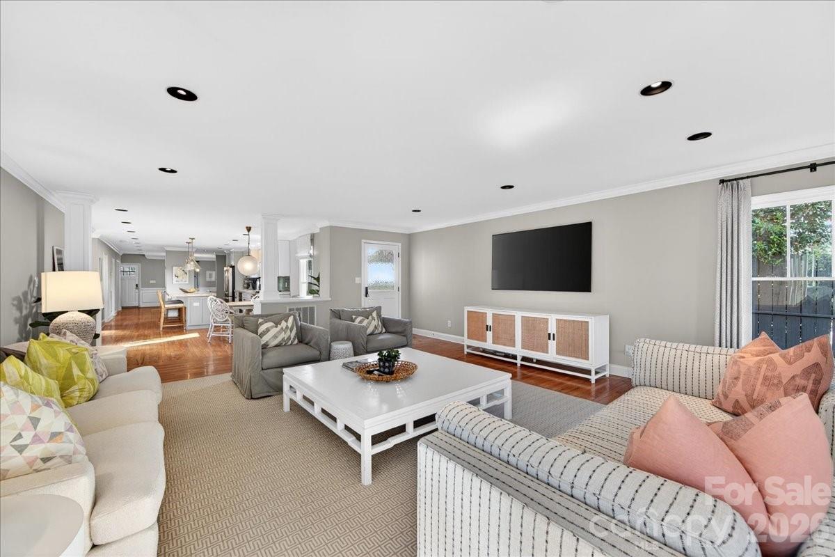 1529 E Worthington Avenue — Charlotte