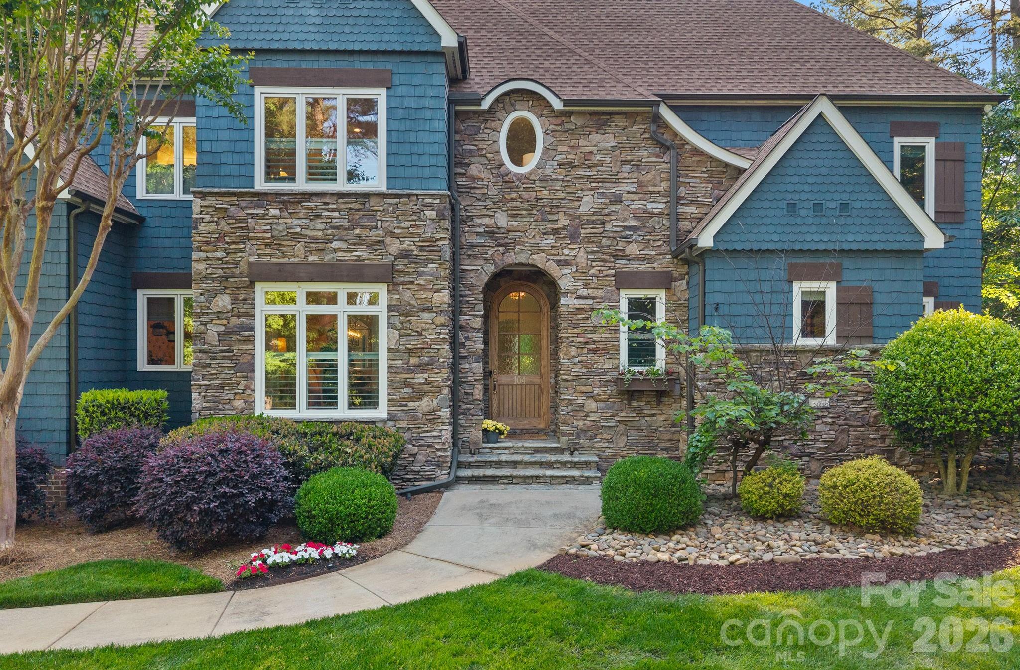 104 Maddaket Loop — Mooresville