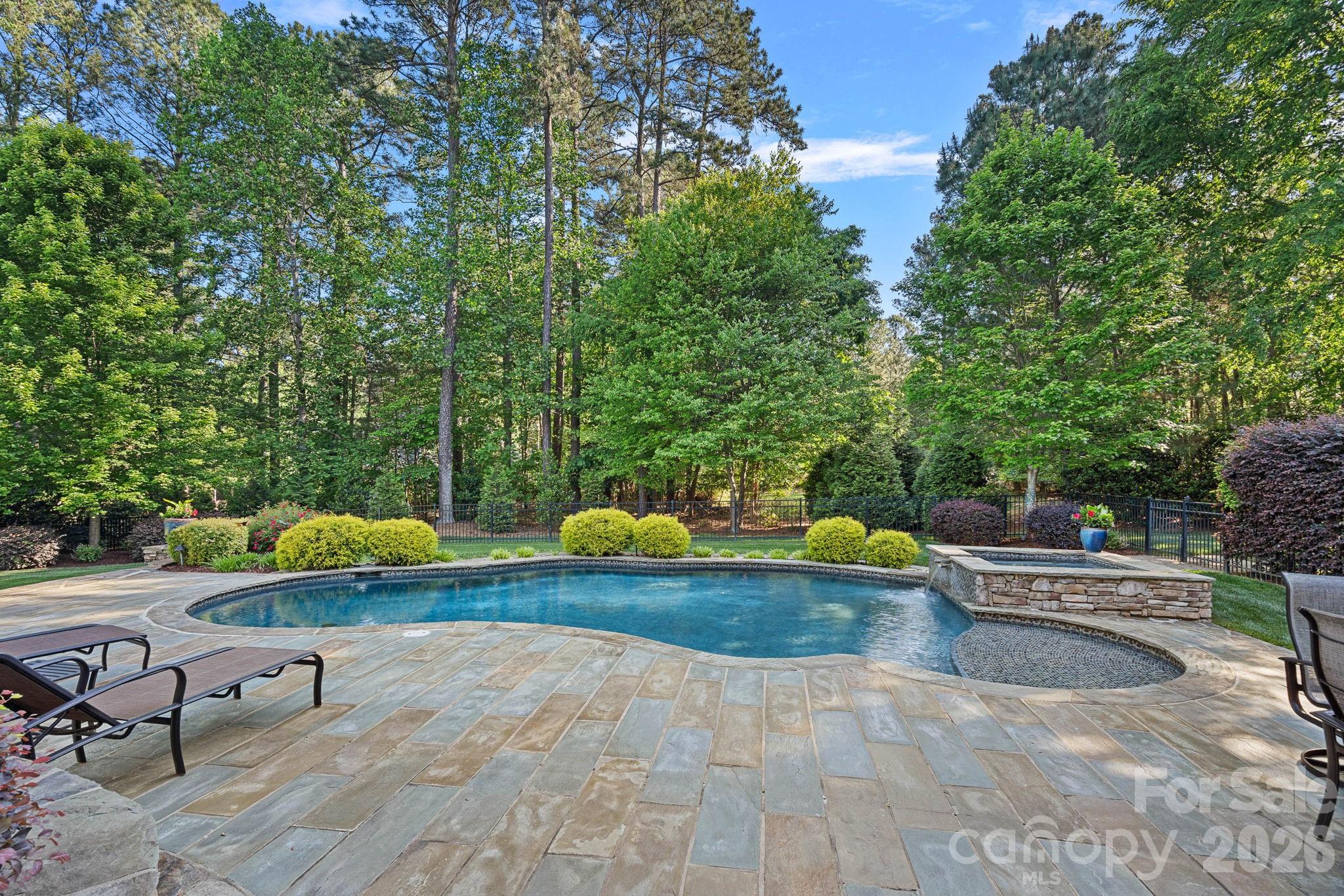 104 Maddaket Loop — Mooresville