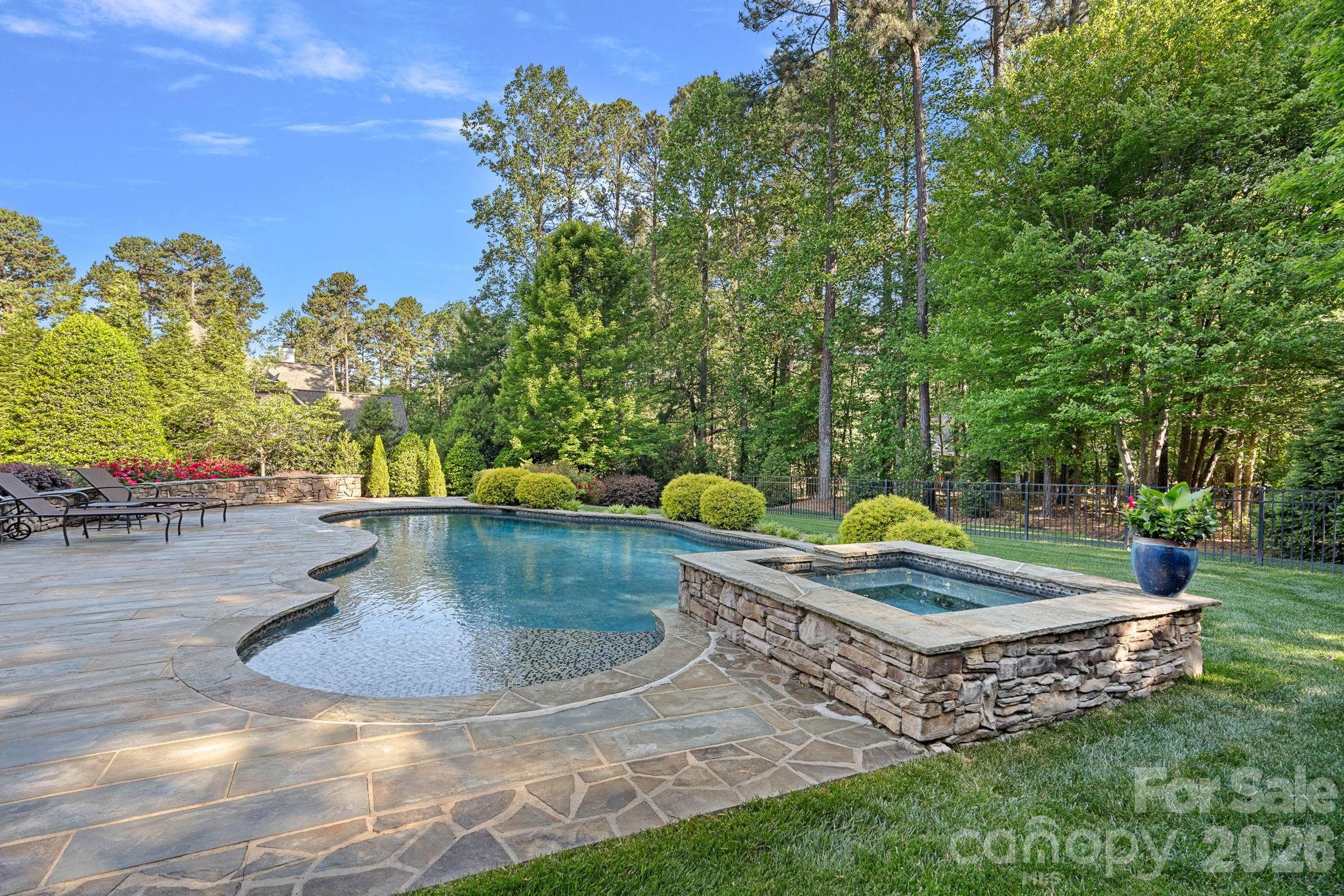 104 Maddaket Loop — Mooresville