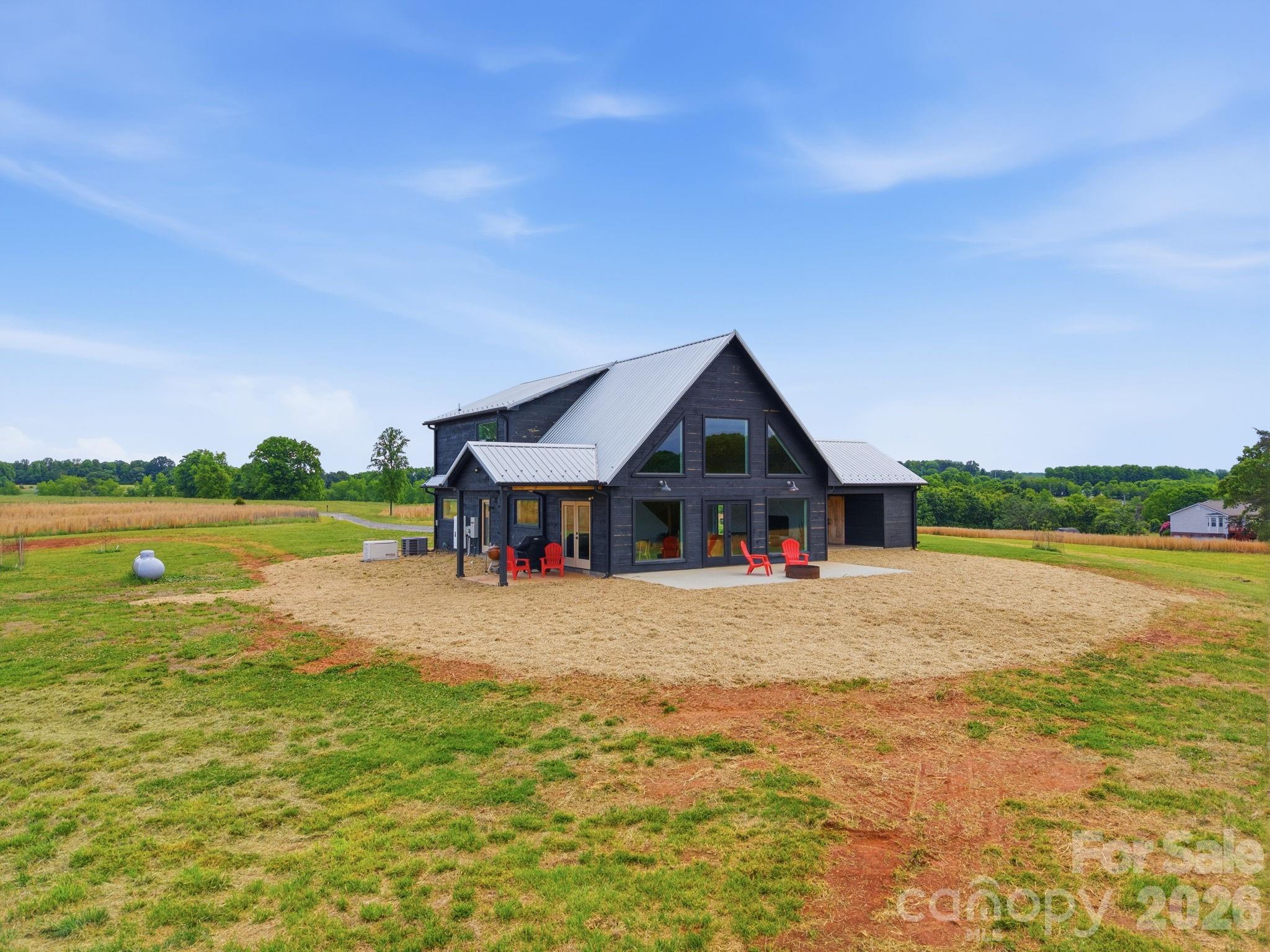 211 Race Path Road — Union Grove