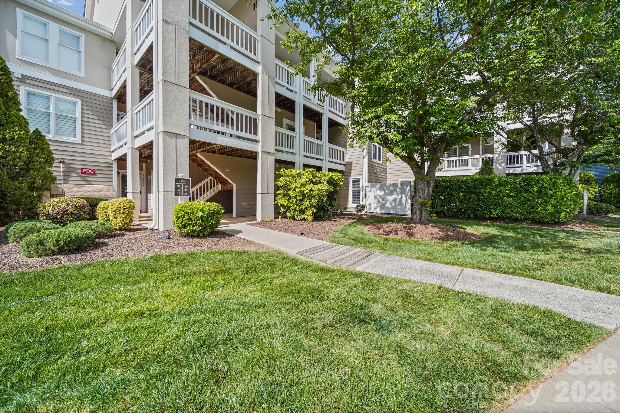 18637 Vineyard Point Lane — Cornelius