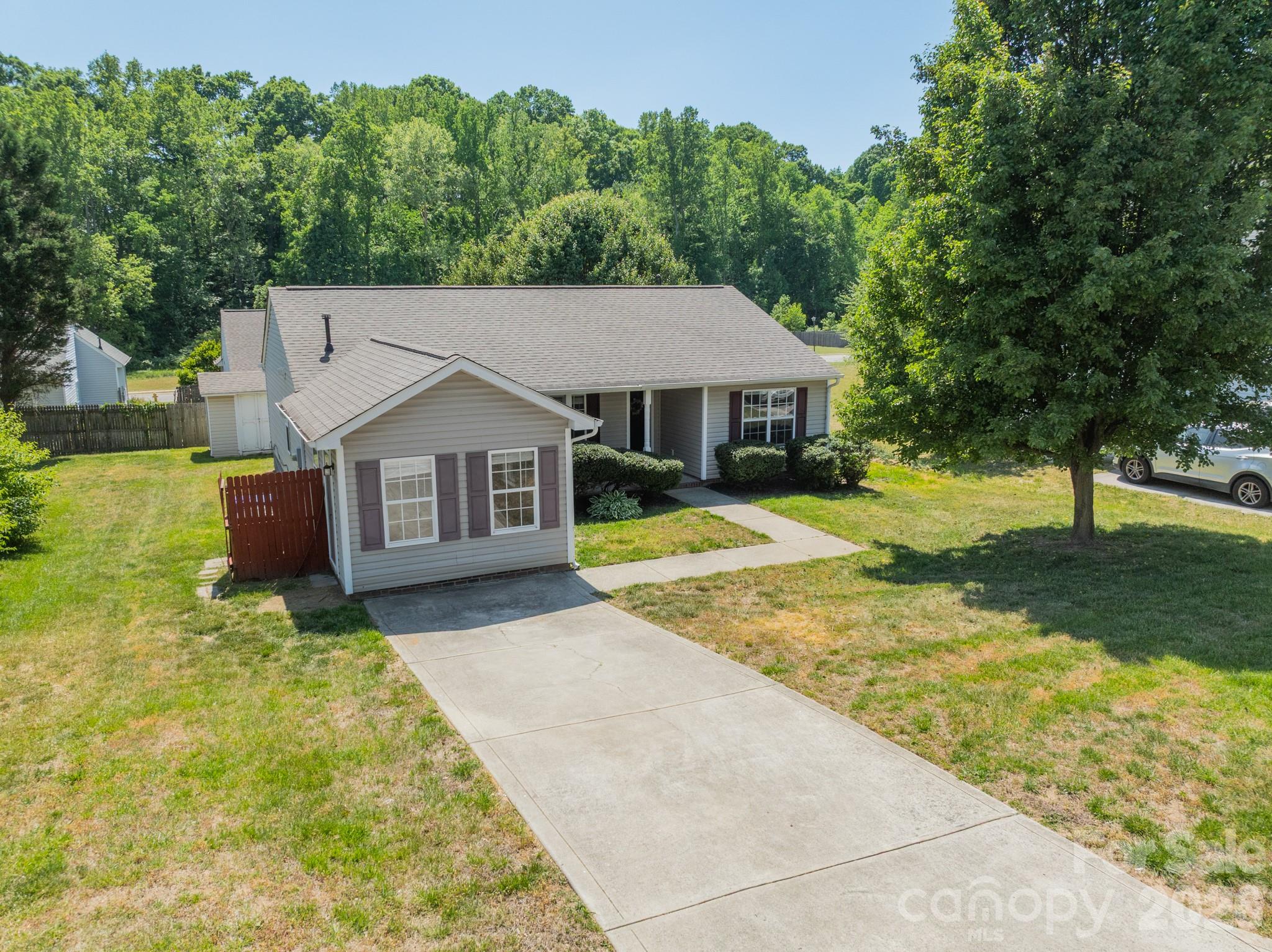 134 Chere Helen Drive — Mooresville