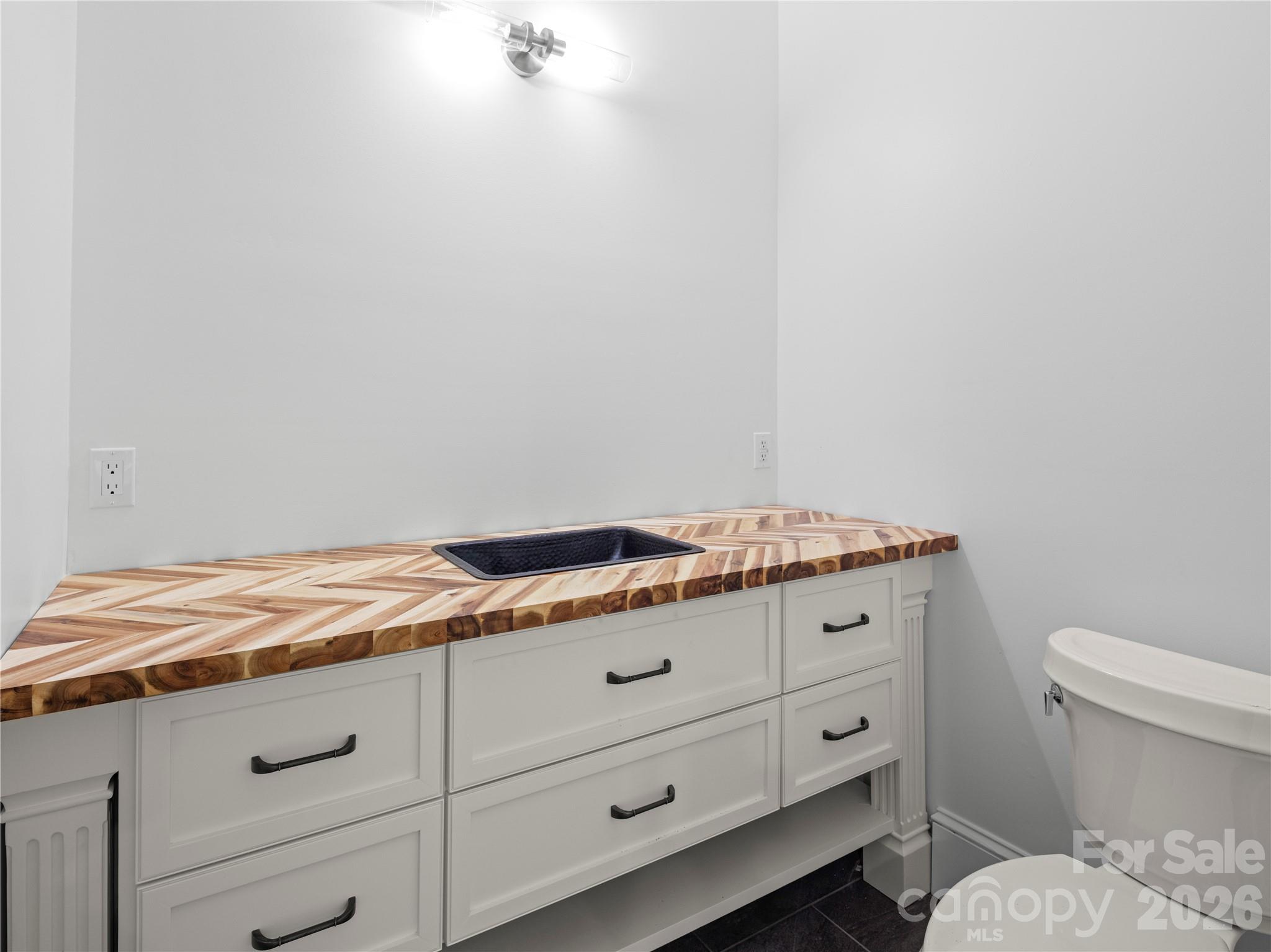 672 Walnut Valley Parkway — Arden