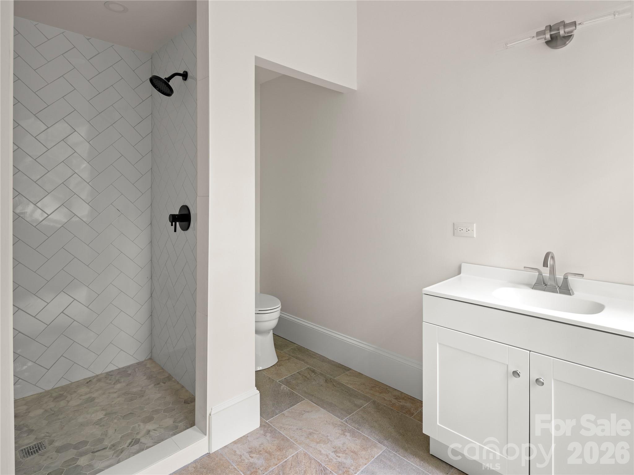 672 Walnut Valley Parkway — Arden