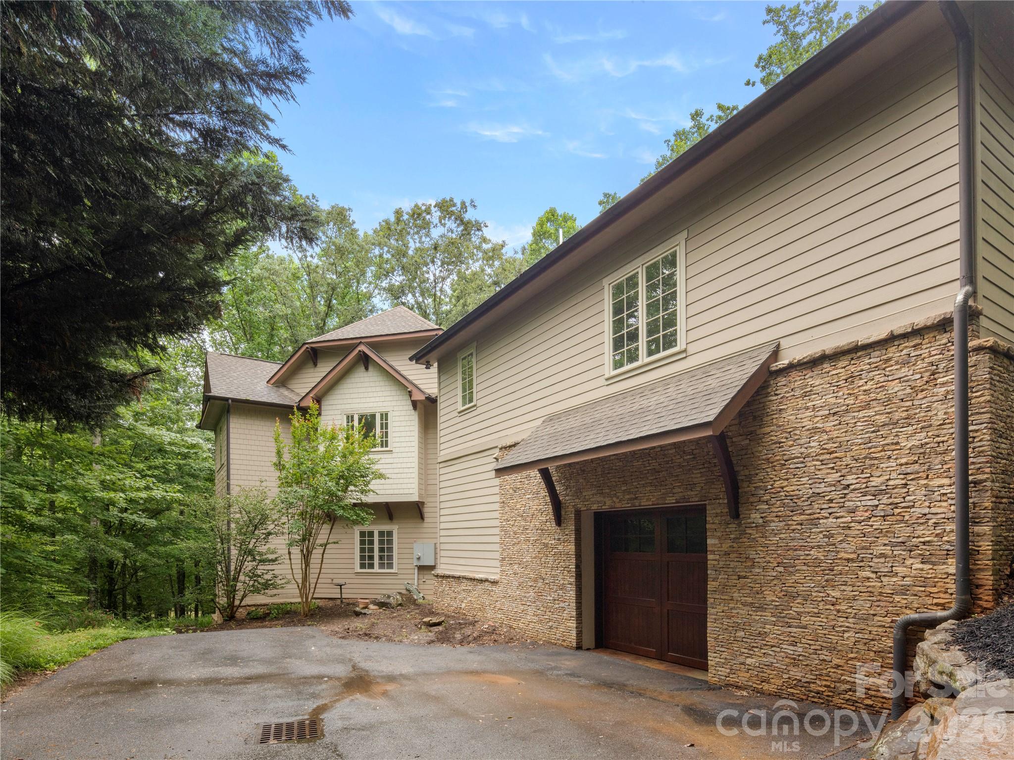 672 Walnut Valley Parkway — Arden