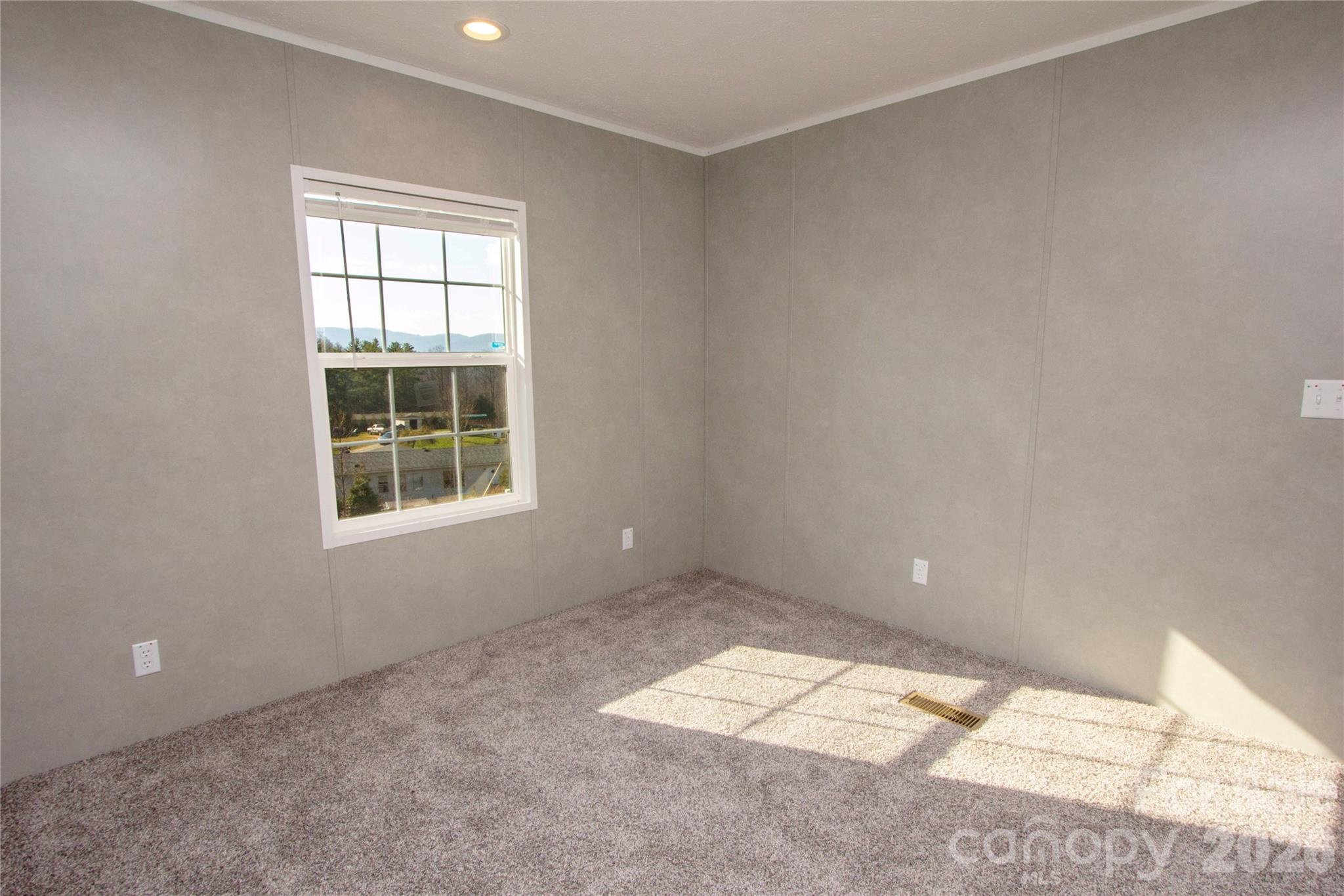 36 Whisper Mountain Road — Hendersonville