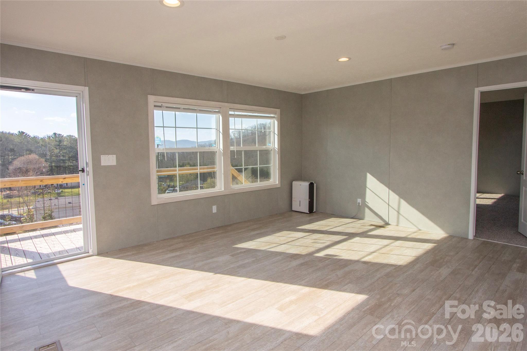36 Whisper Mountain Road — Hendersonville