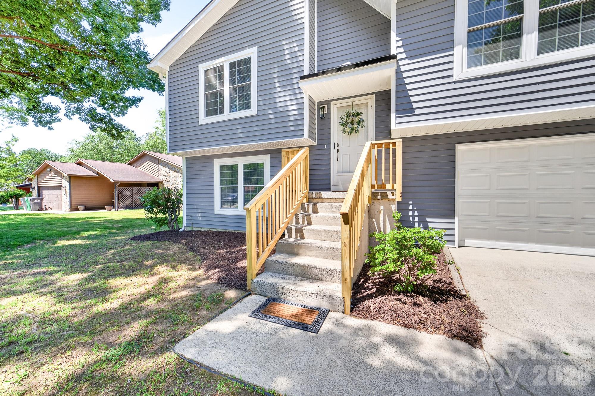 10730 Coachman Circle — Charlotte
