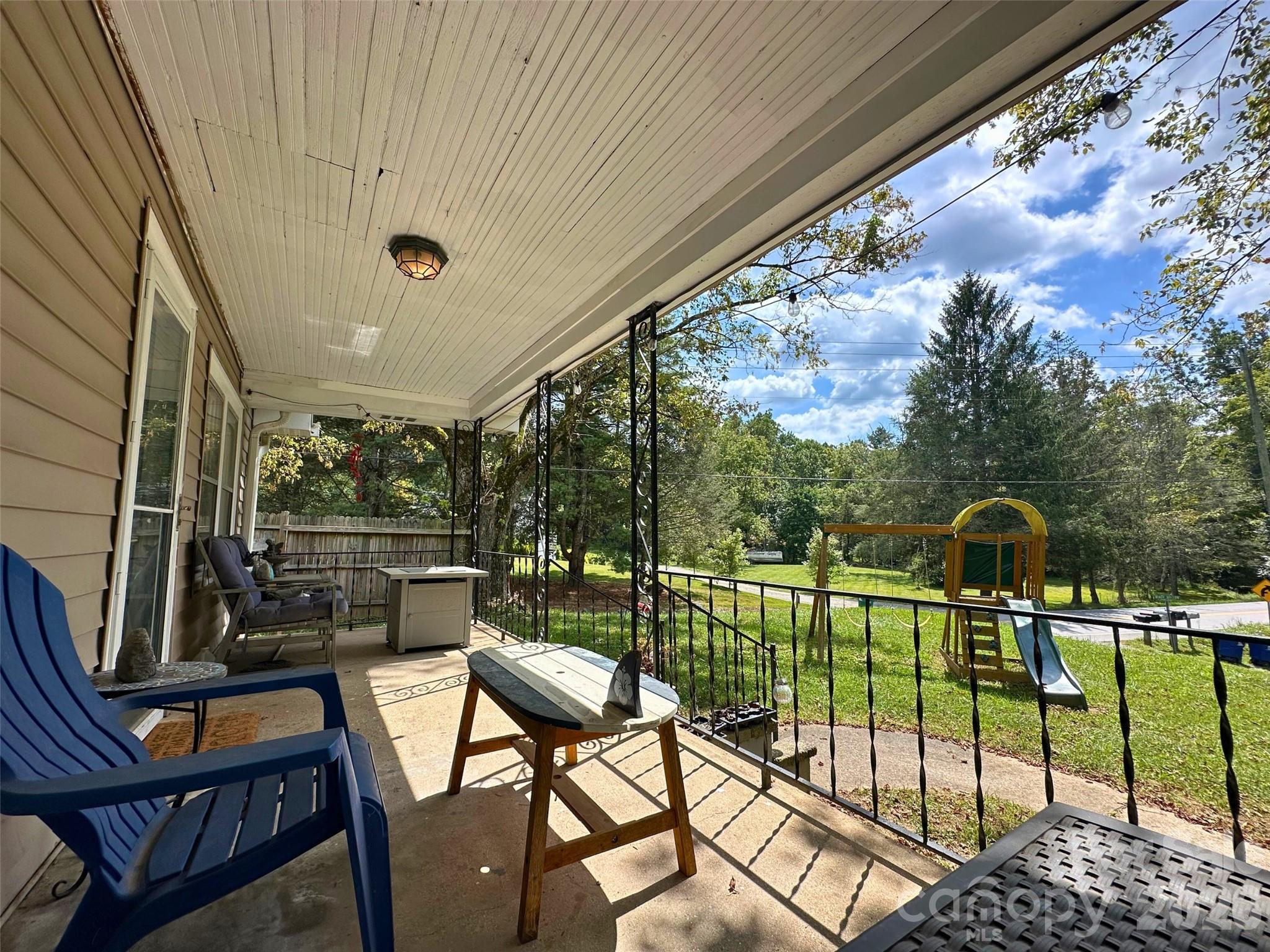 104 Old Fort Road — Fairview