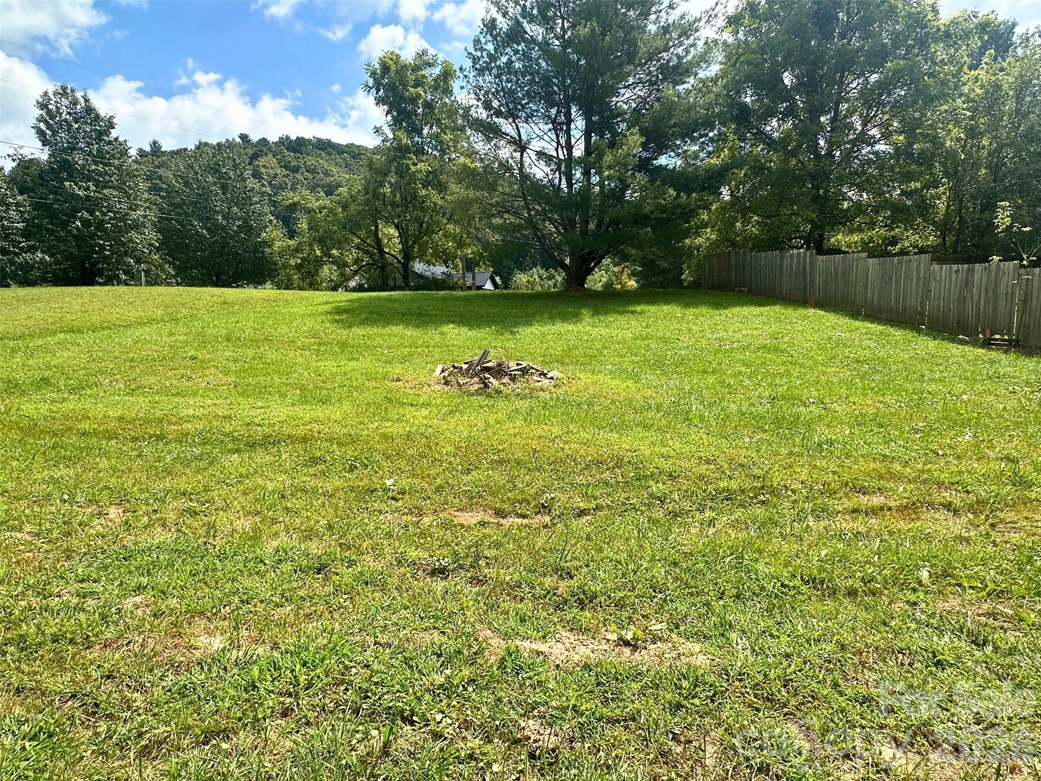 104 Old Fort Road — Fairview