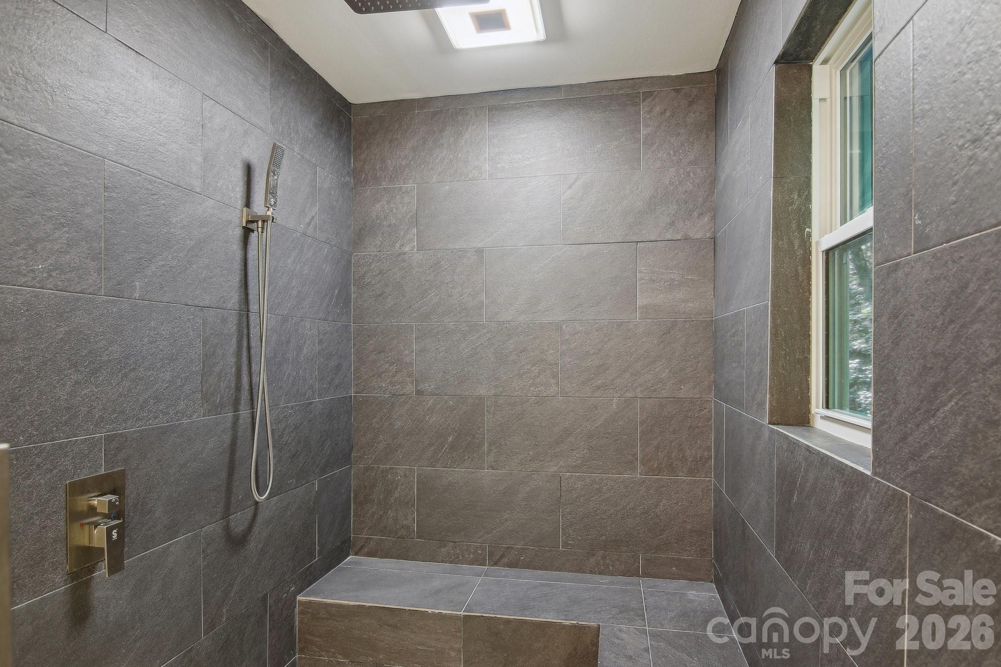 291 Dills Road — Bryson City