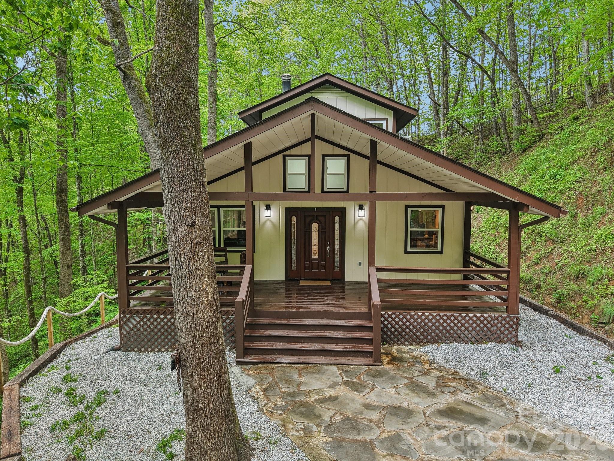 291 Dills Road — Bryson City