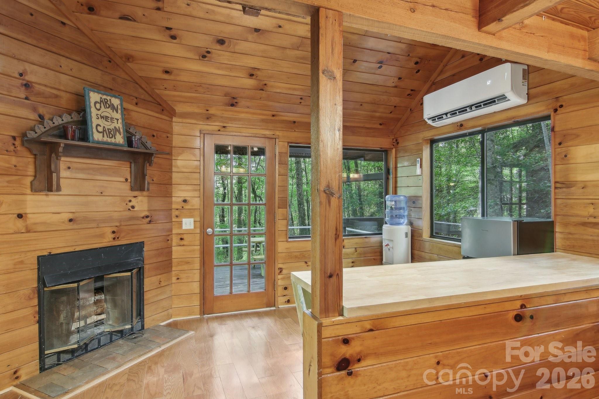 291 Dills Road — Bryson City