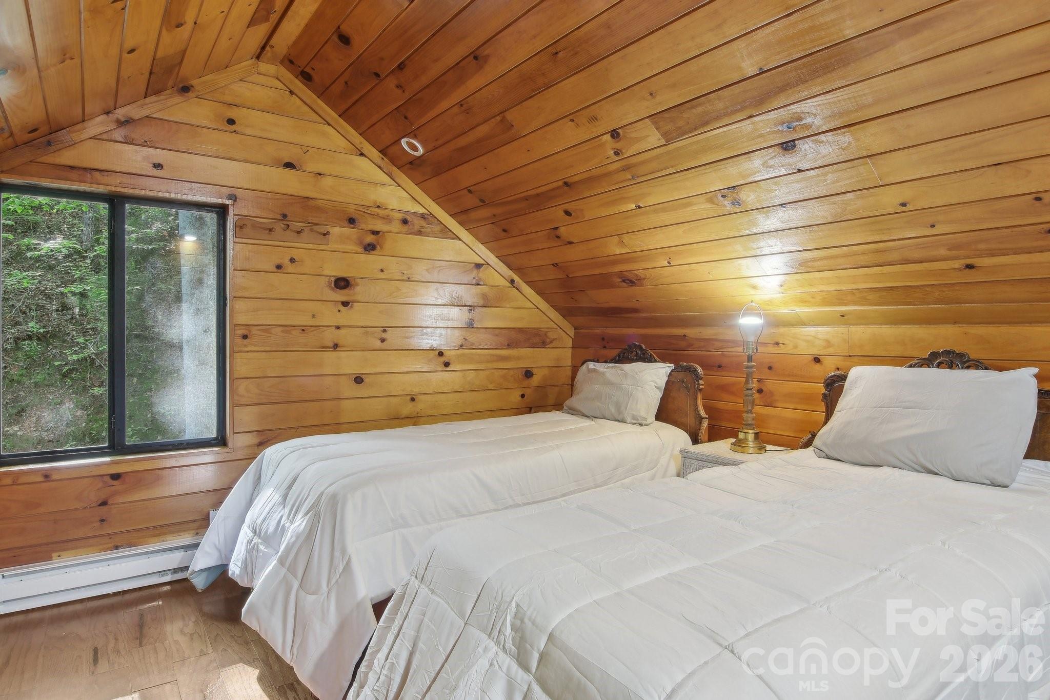 291 Dills Road — Bryson City