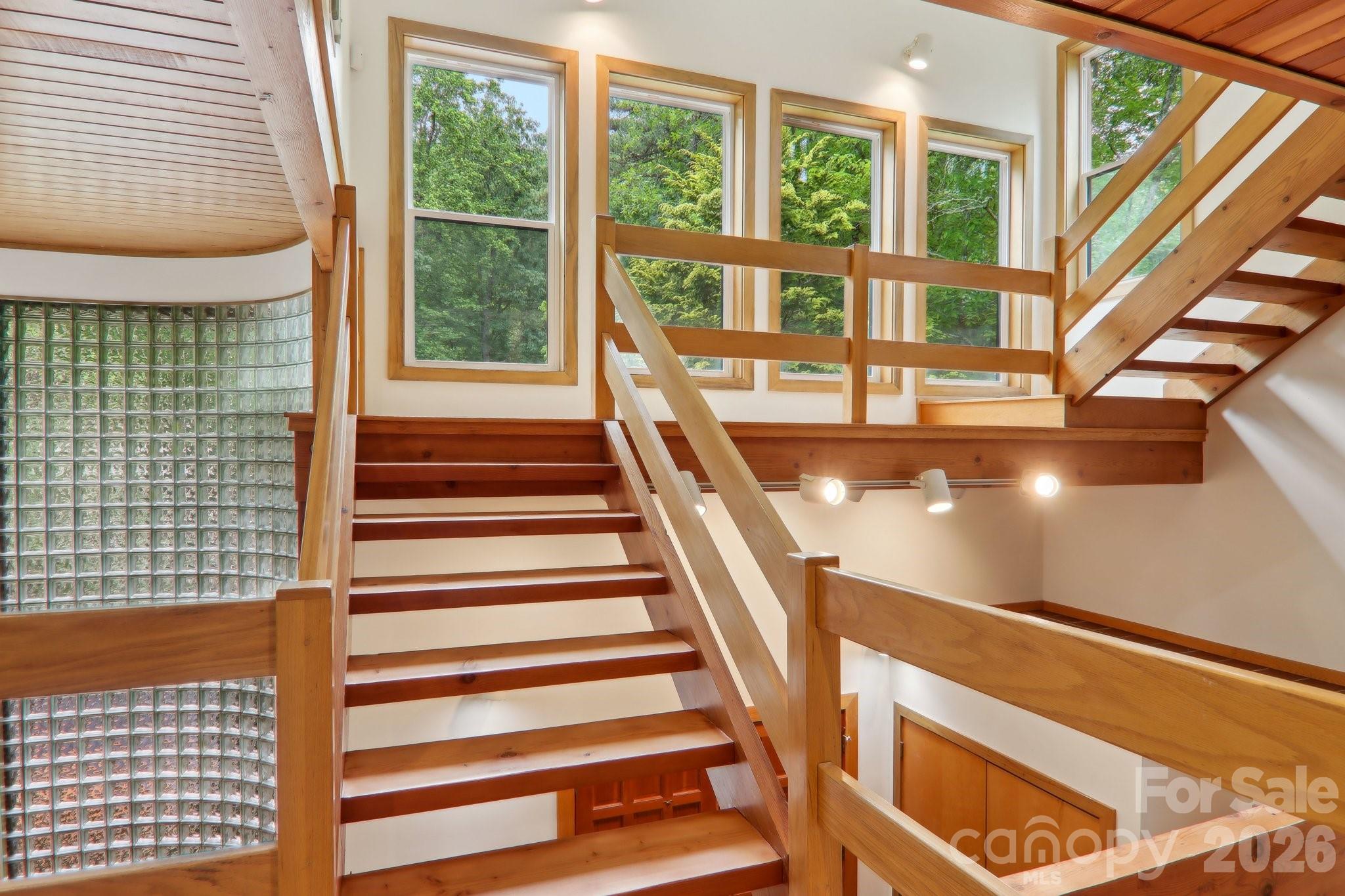 295/291 Dills Road — Bryson City