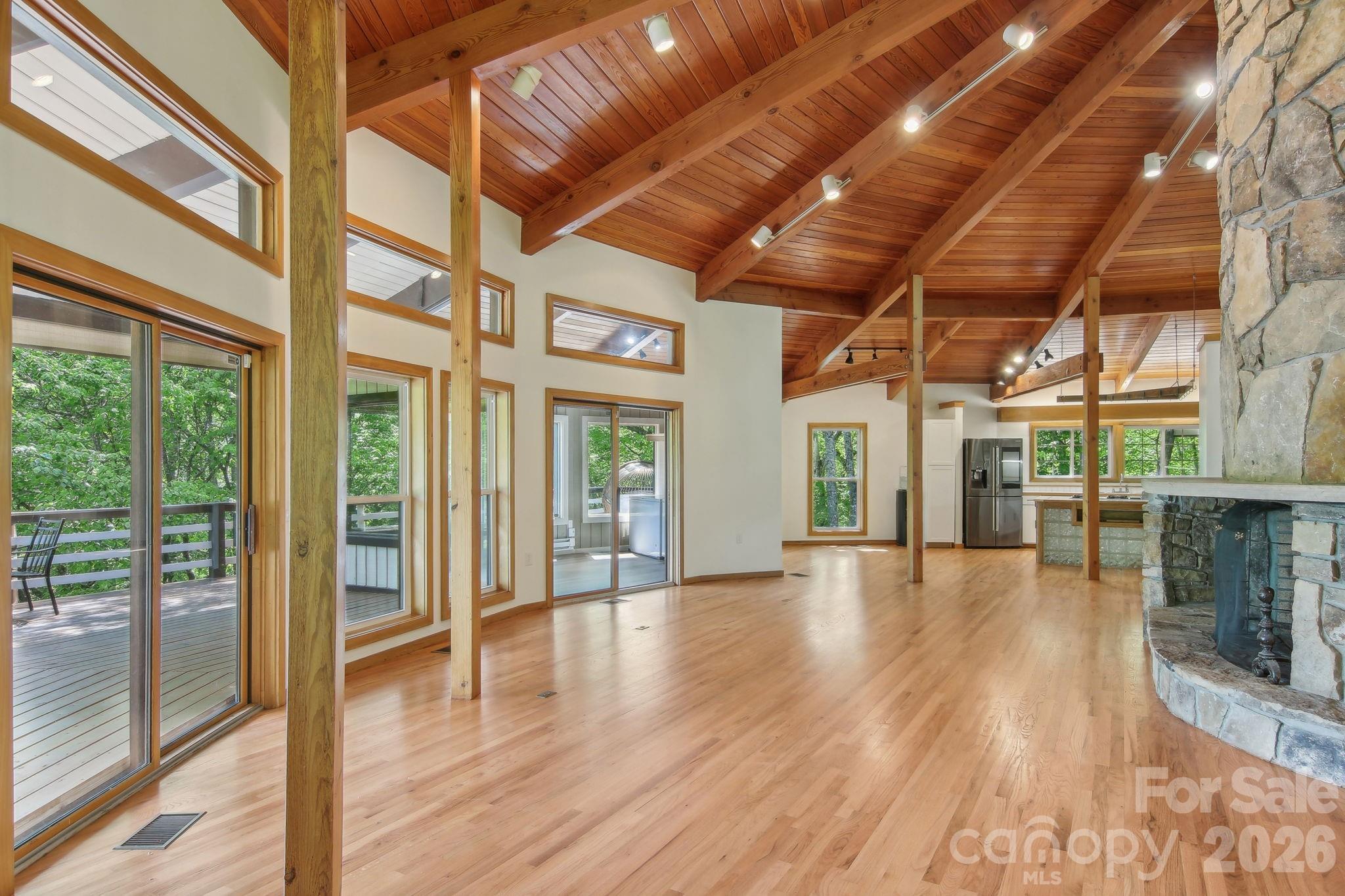 295/291 Dills Road — Bryson City