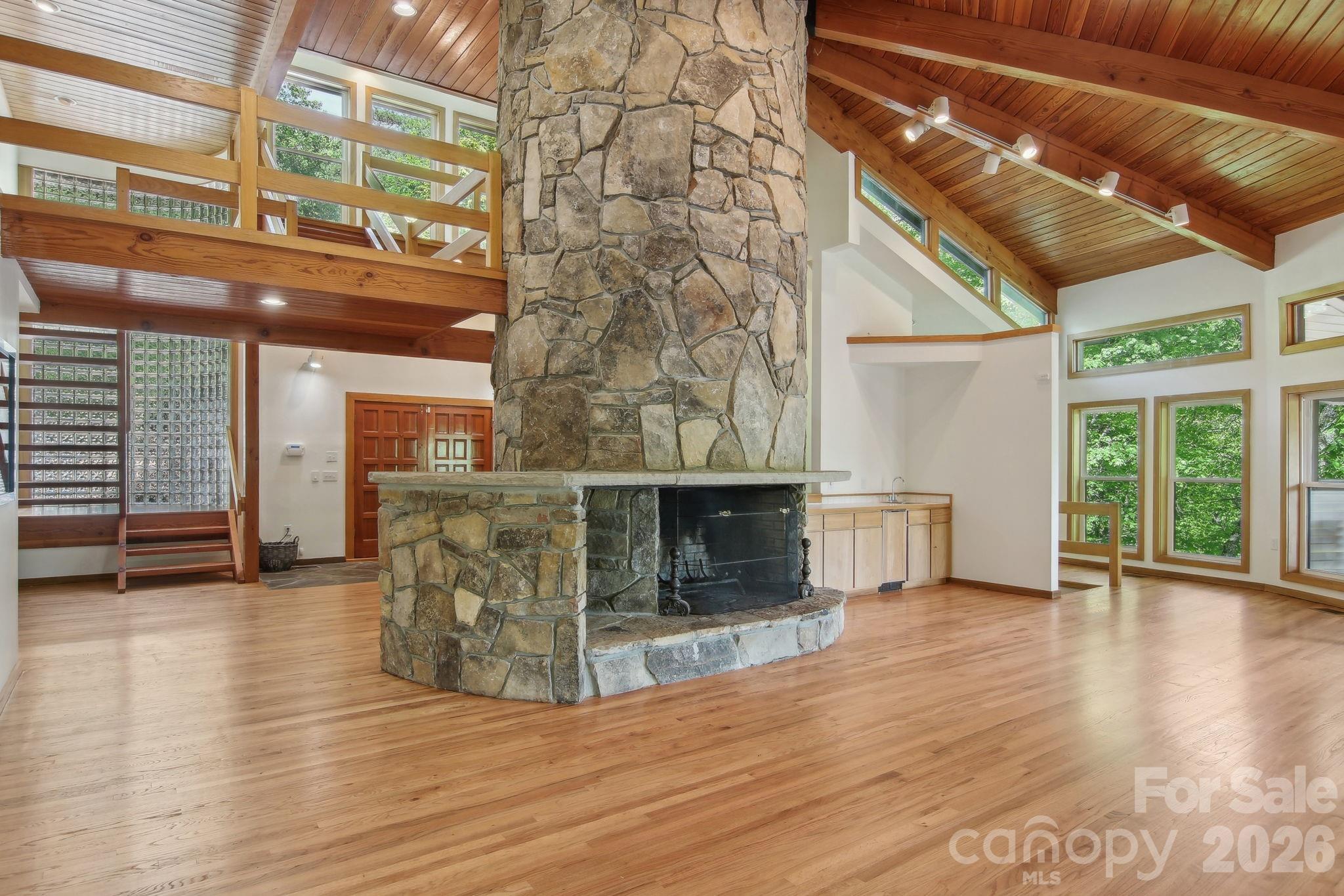 295/291 Dills Road — Bryson City