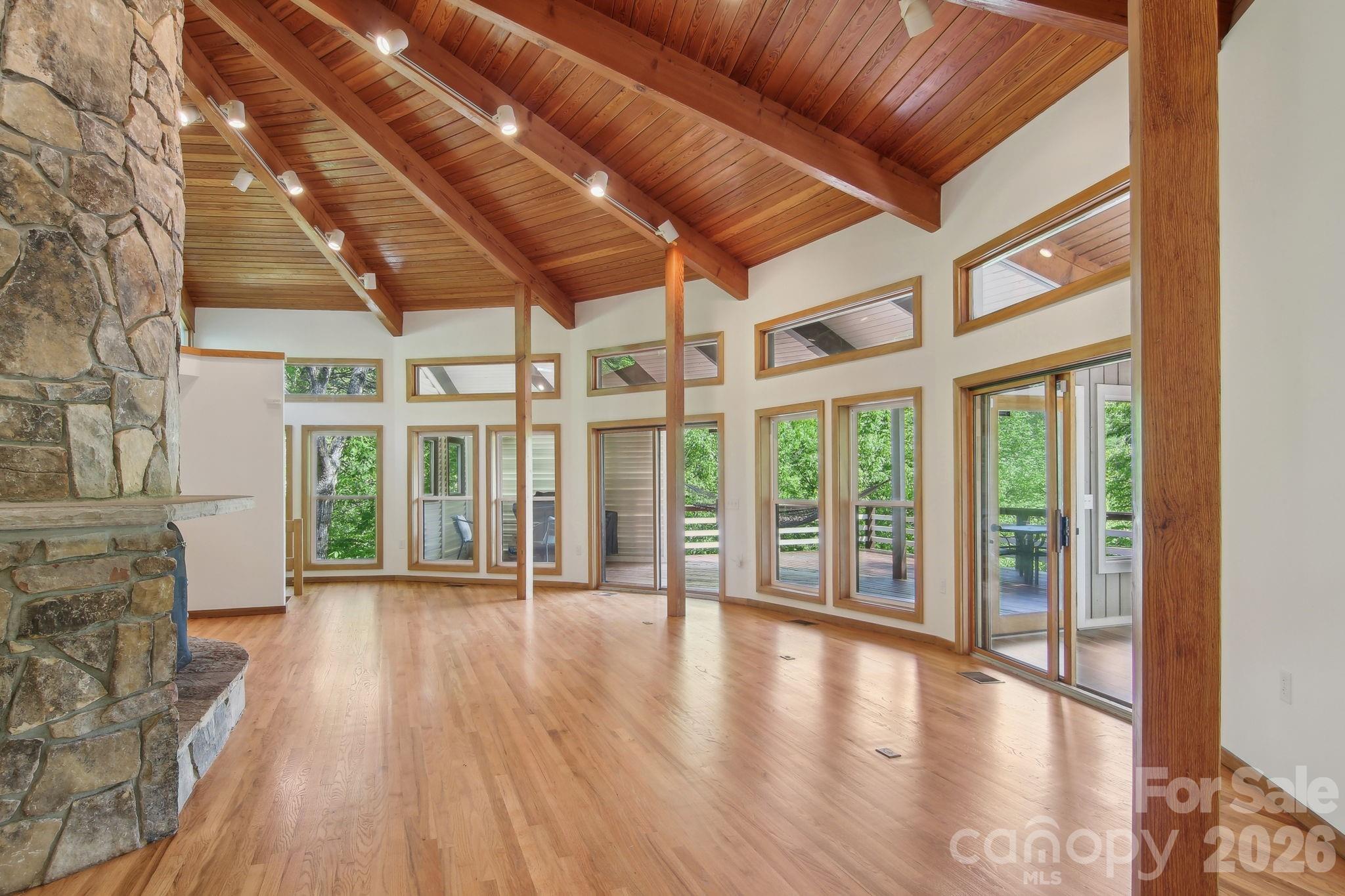 295/291 Dills Road — Bryson City