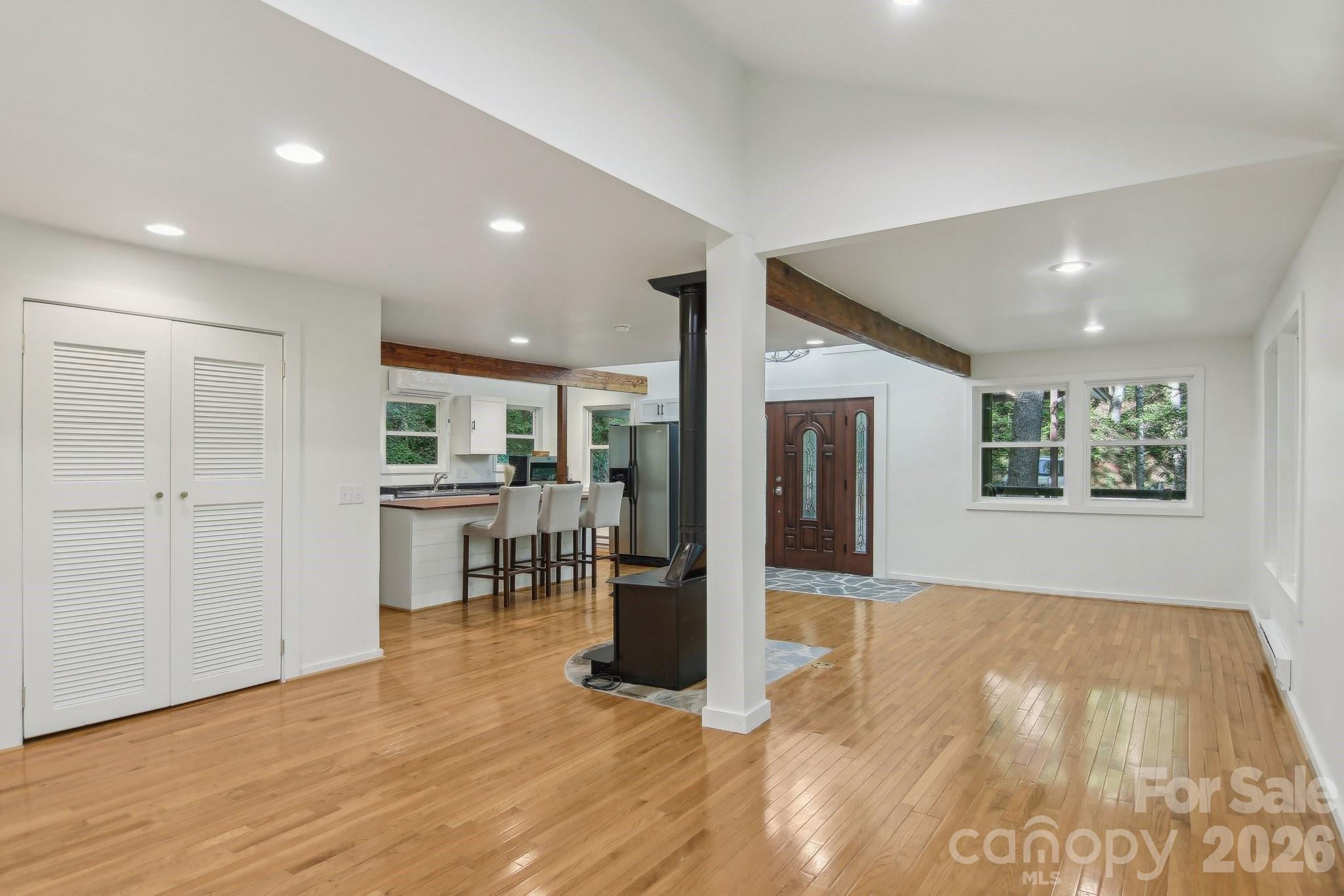 295/291 Dills Road — Bryson City
