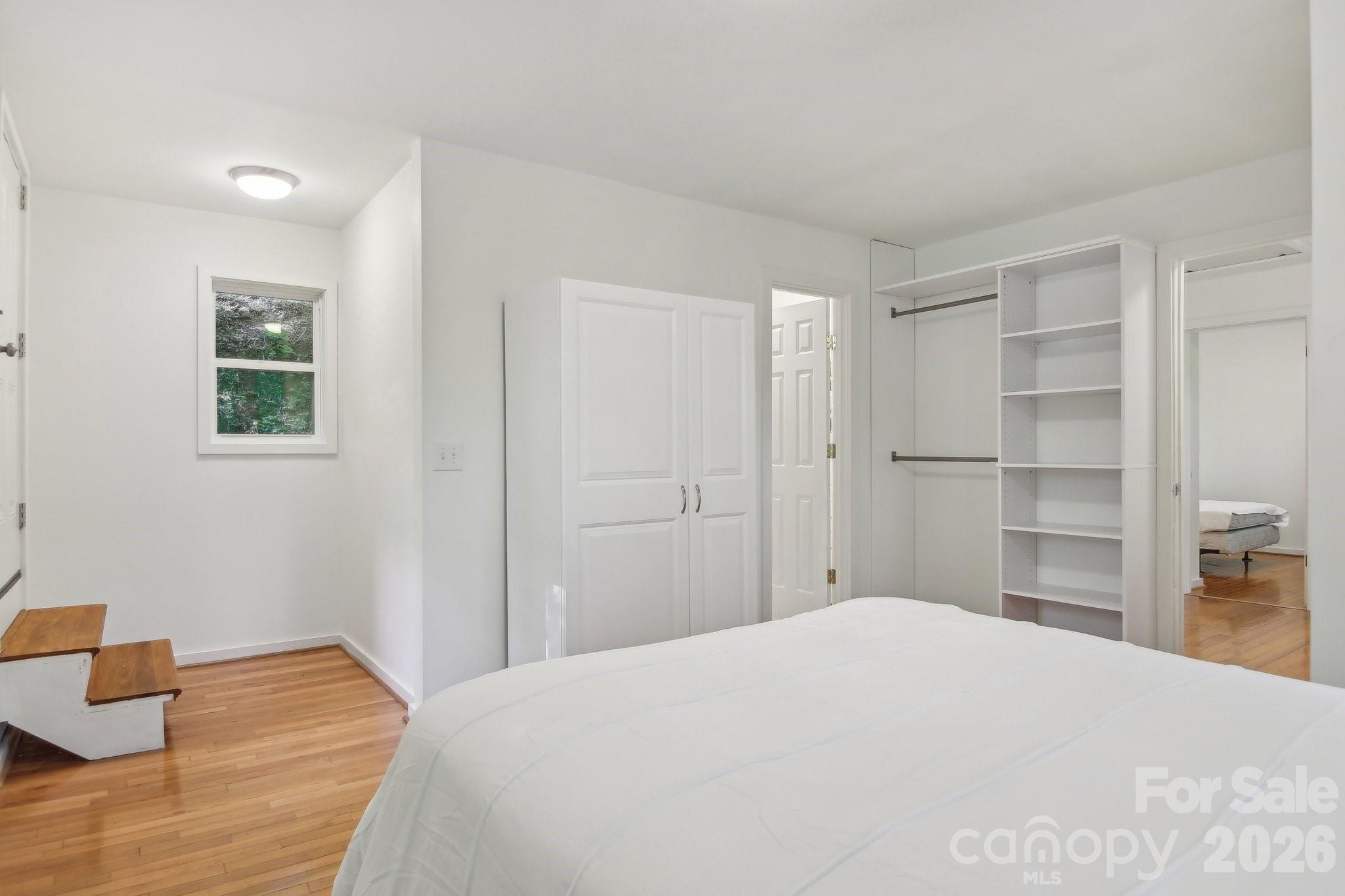295/291 Dills Road — Bryson City