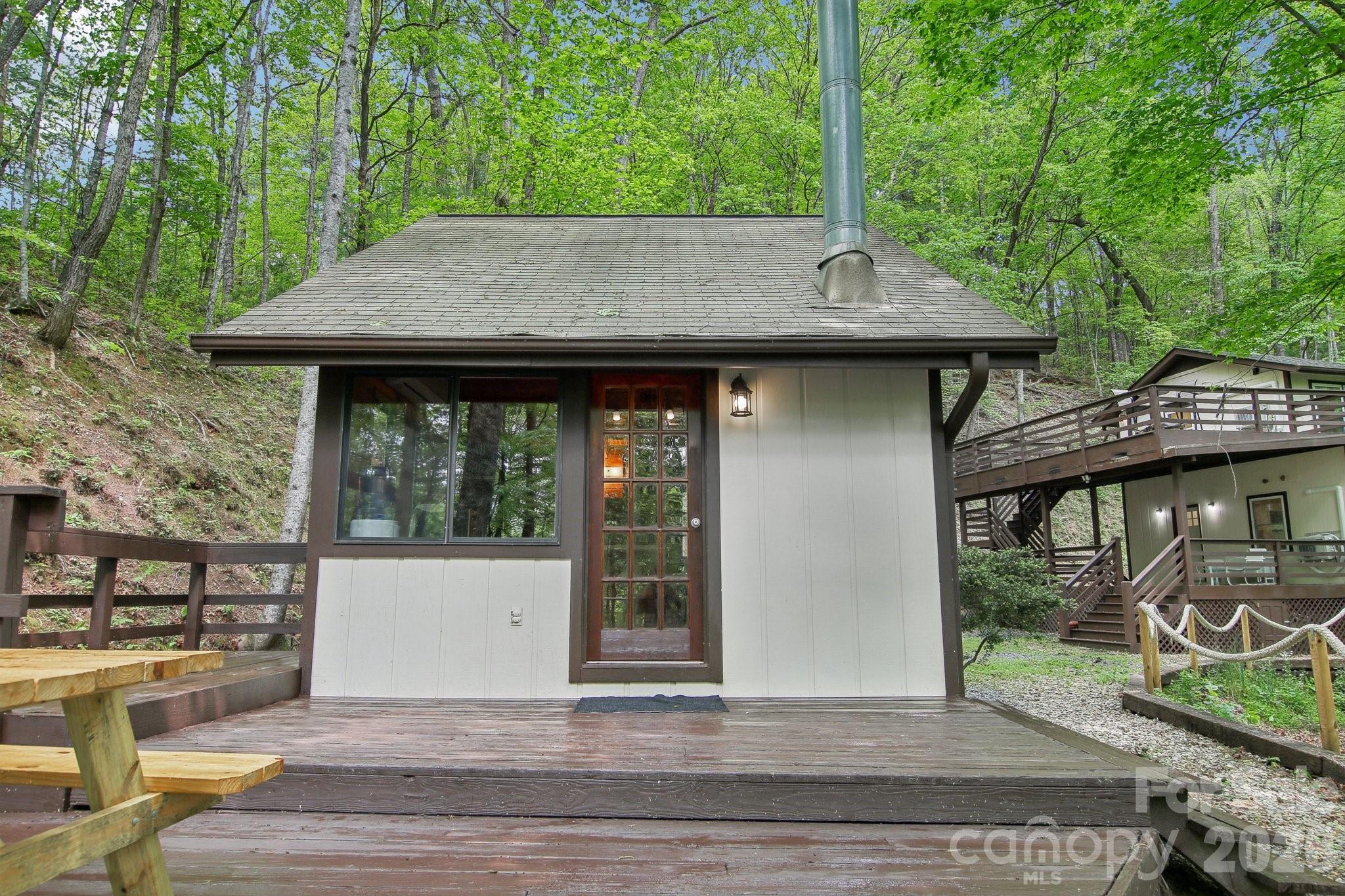 295/291 Dills Road — Bryson City