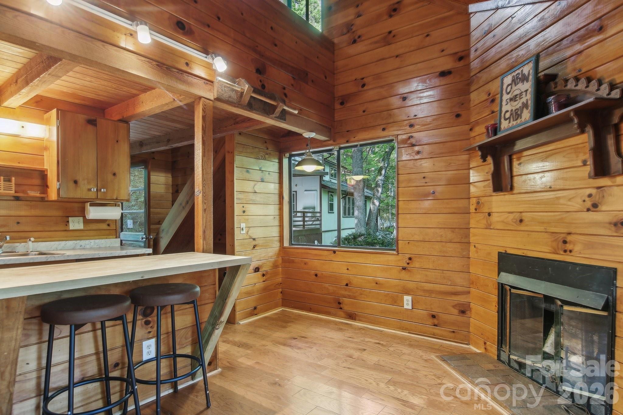 295/291 Dills Road — Bryson City