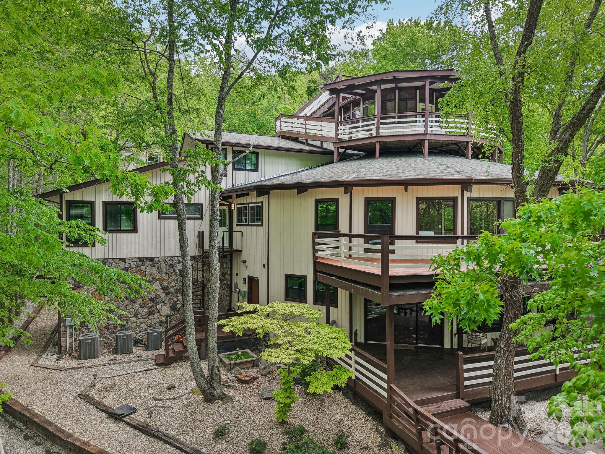 295/291 Dills Road — Bryson City